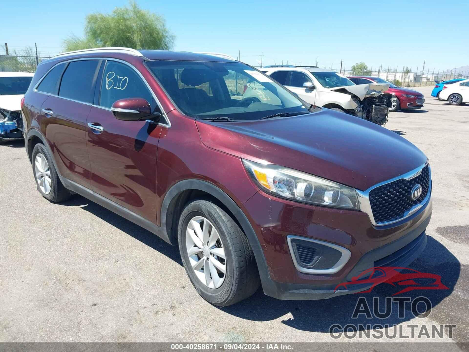 KIA SORENTO 2018 - 5XYPG4A56JG359909