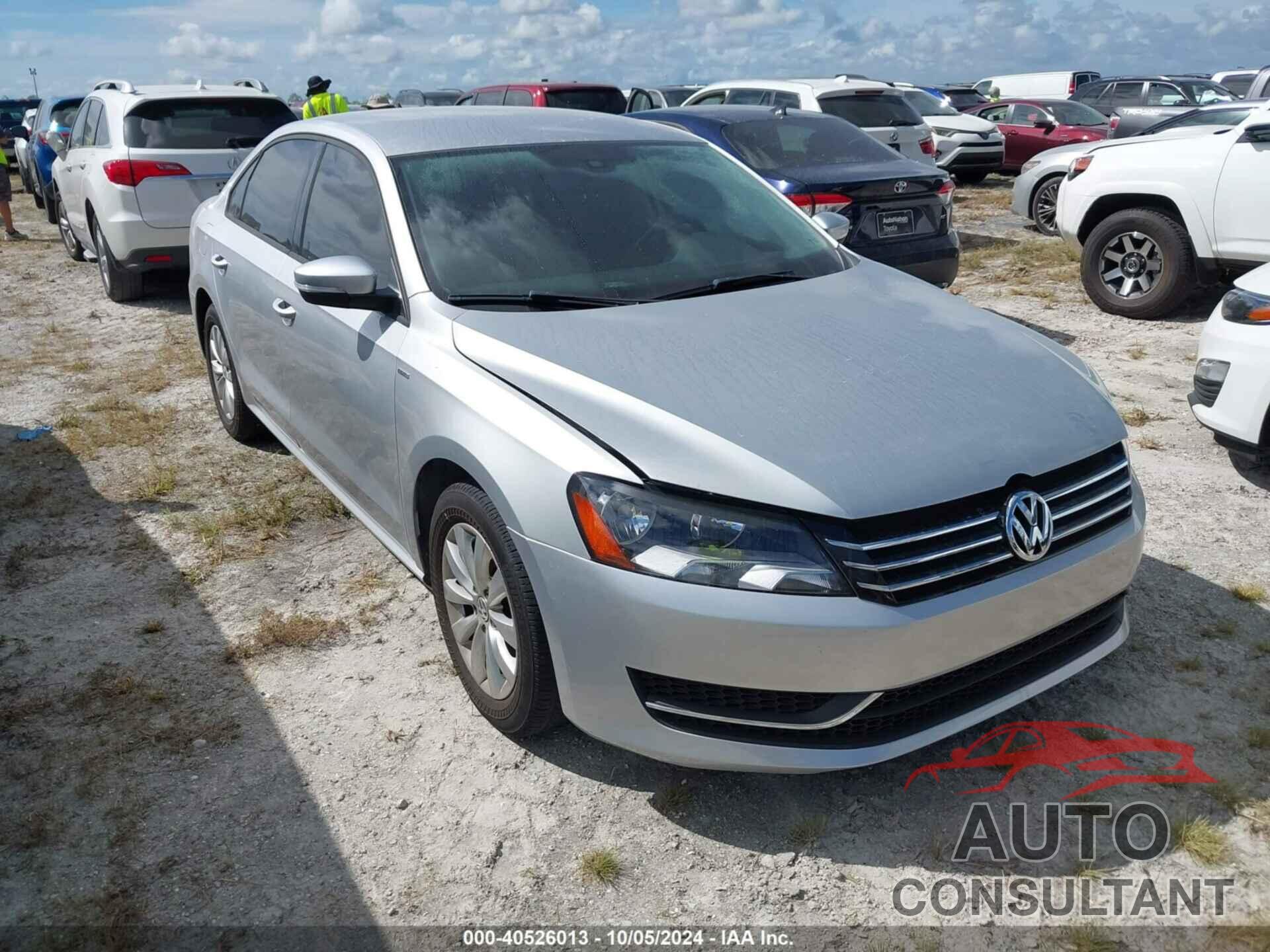 VOLKSWAGEN PASSAT 2015 - 1VWAT7A39FC032608