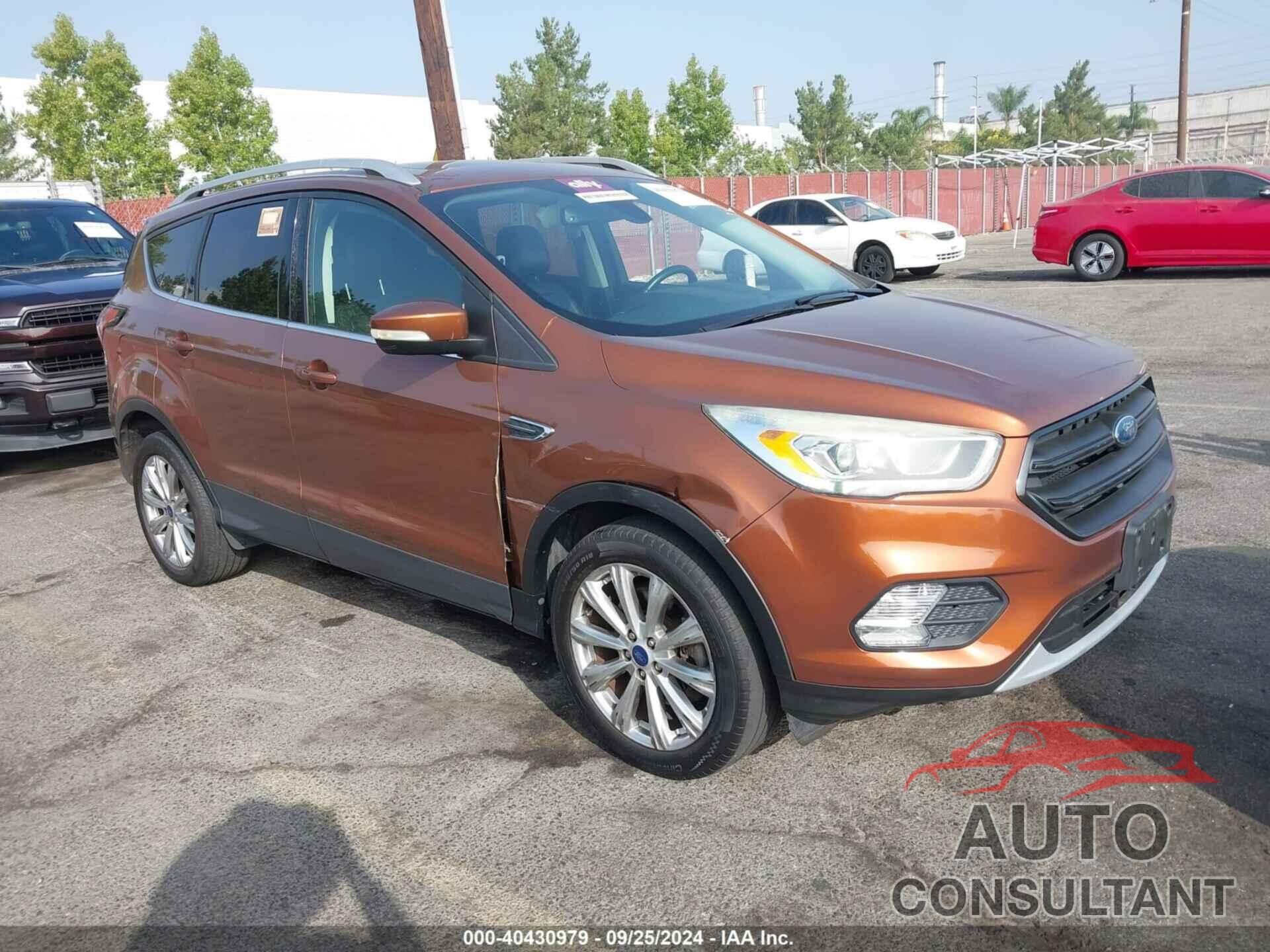 FORD ESCAPE 2017 - 1FMCU0J95HUE16396