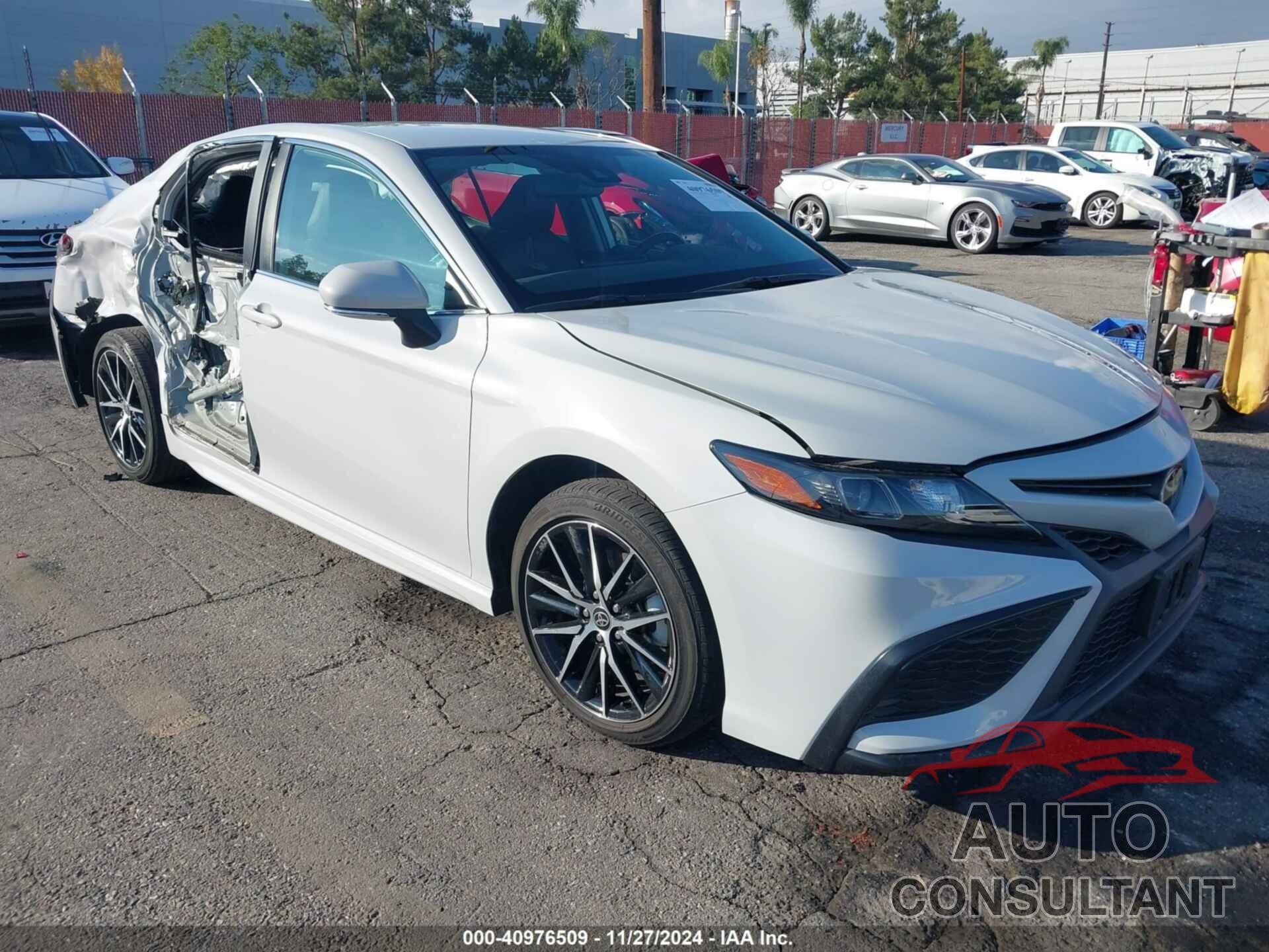 TOYOTA CAMRY 2022 - 4T1T11AK6NU034021