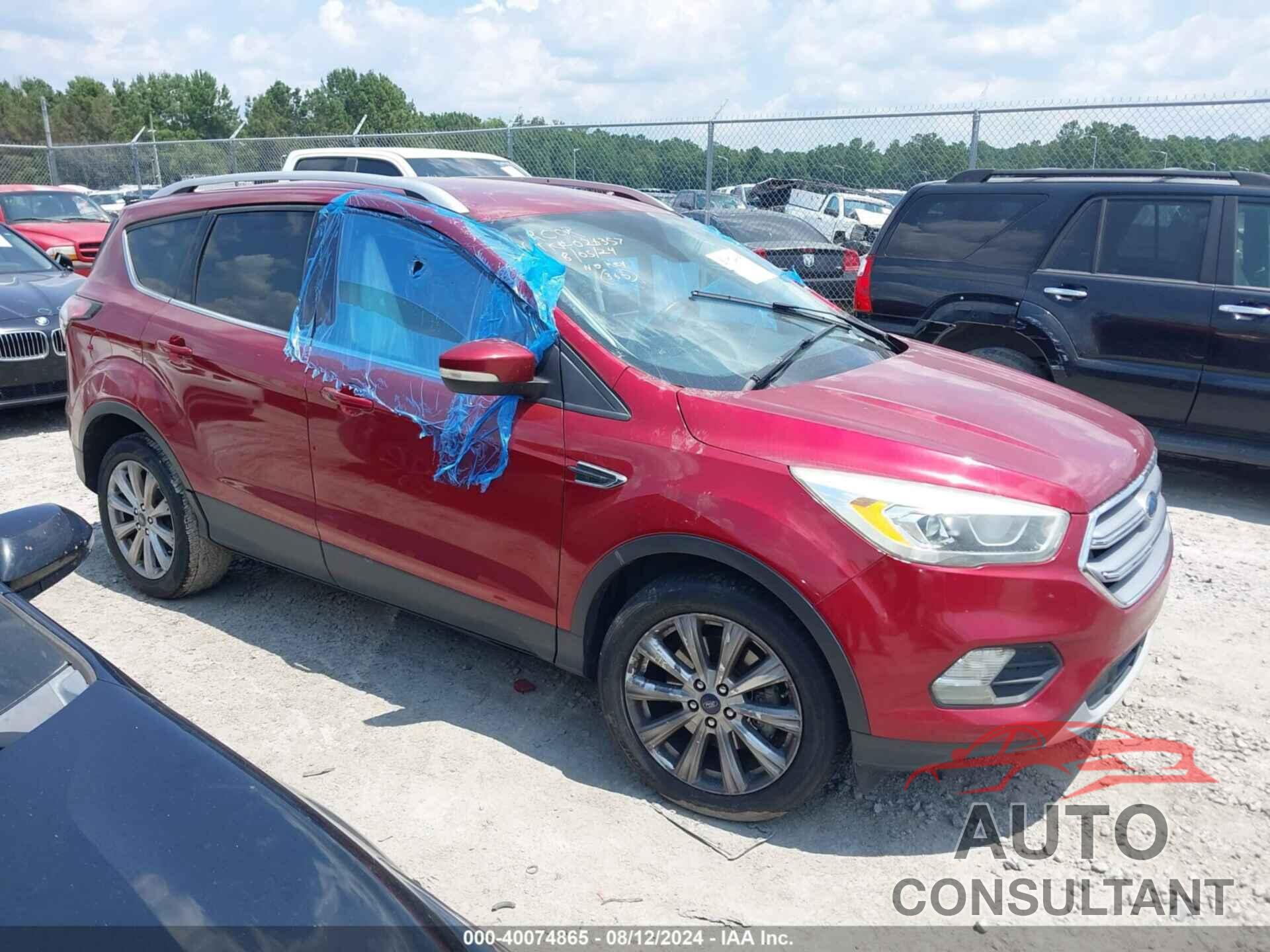 FORD ESCAPE 2017 - 1FMCU0J94HUB46125