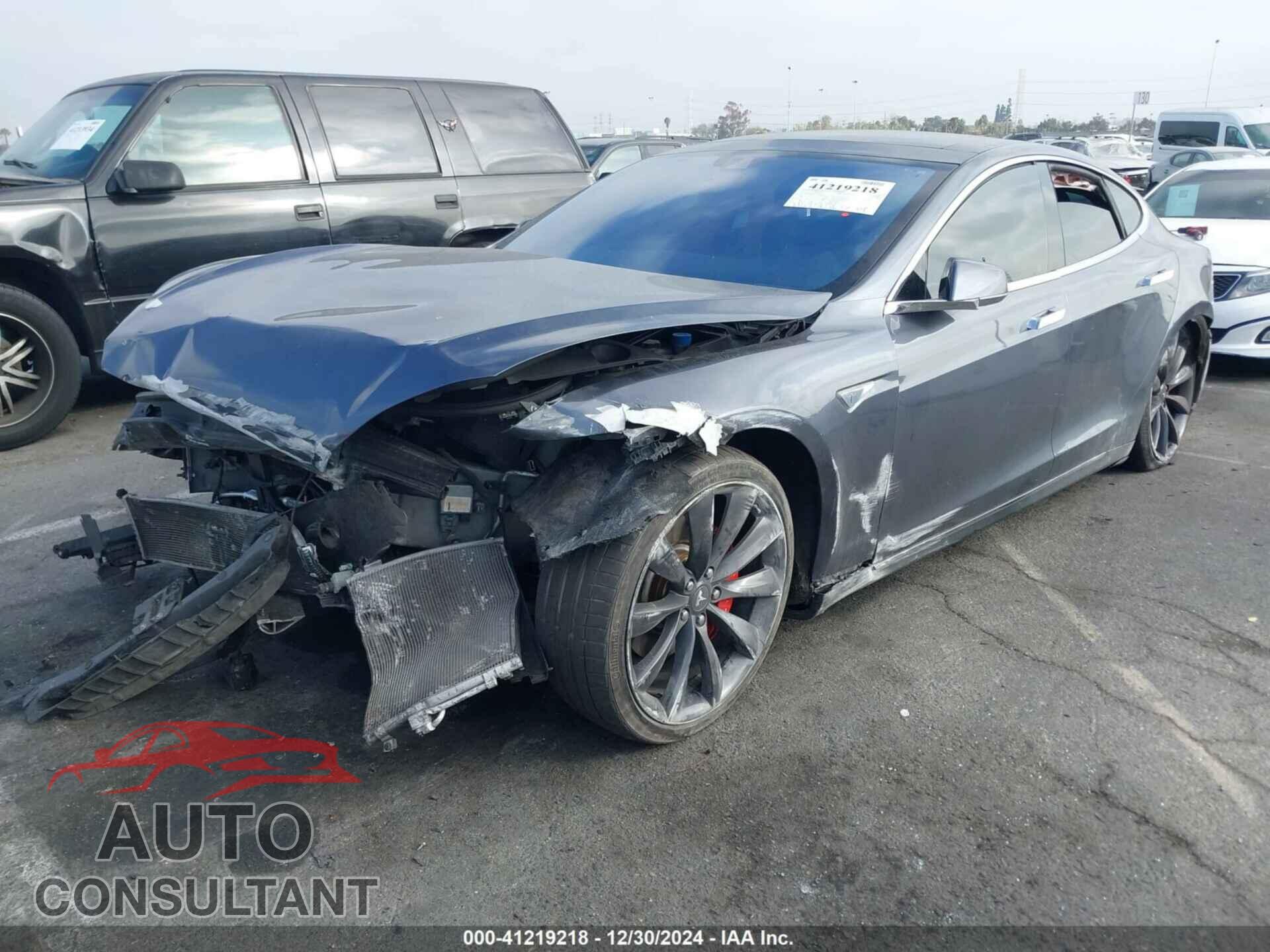 TESLA MODEL S 2015 - 5YJSA1E48FF112739