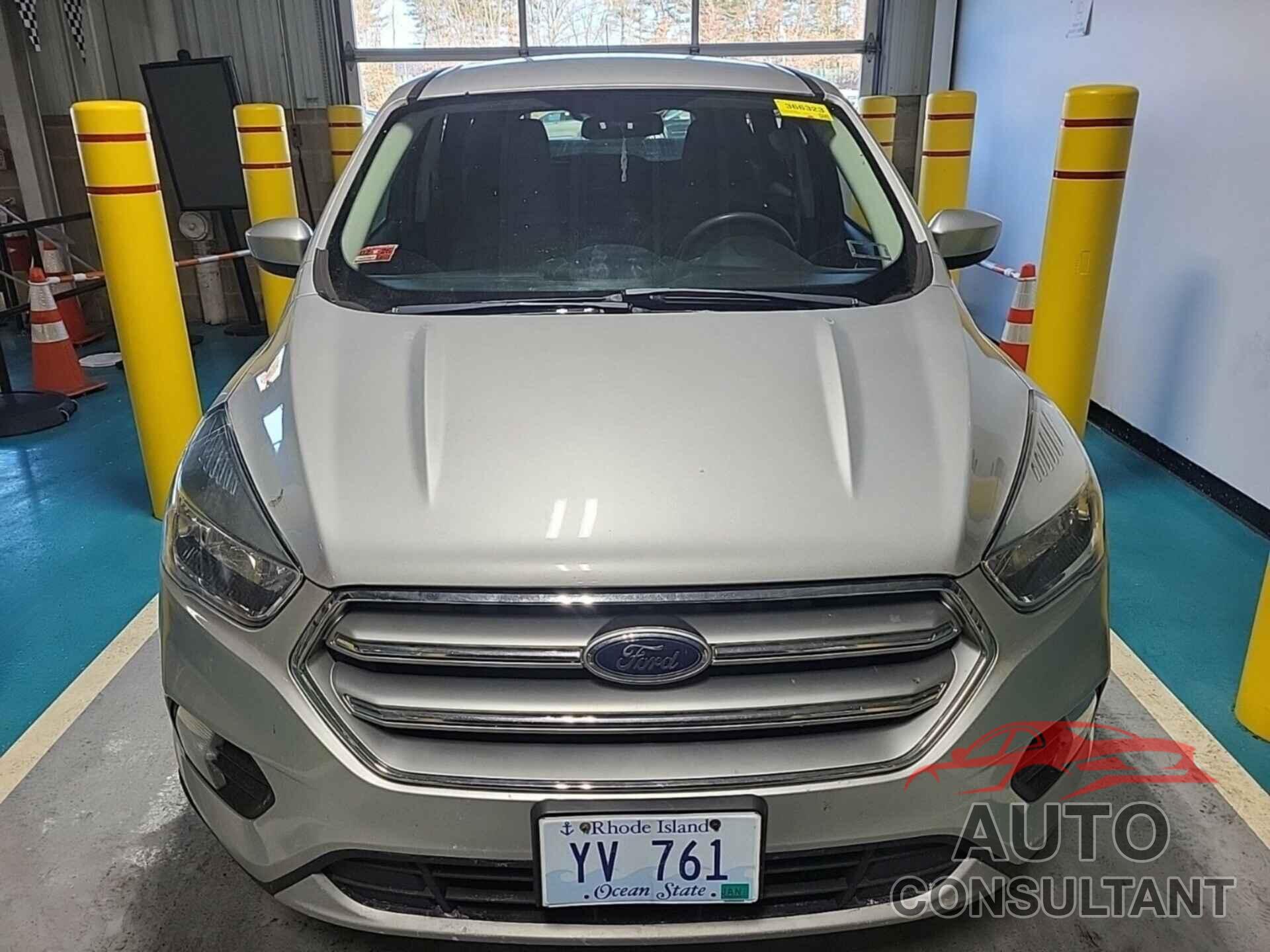 FORD ESCAPE 2017 - 1FMCU9GD9HUC88695