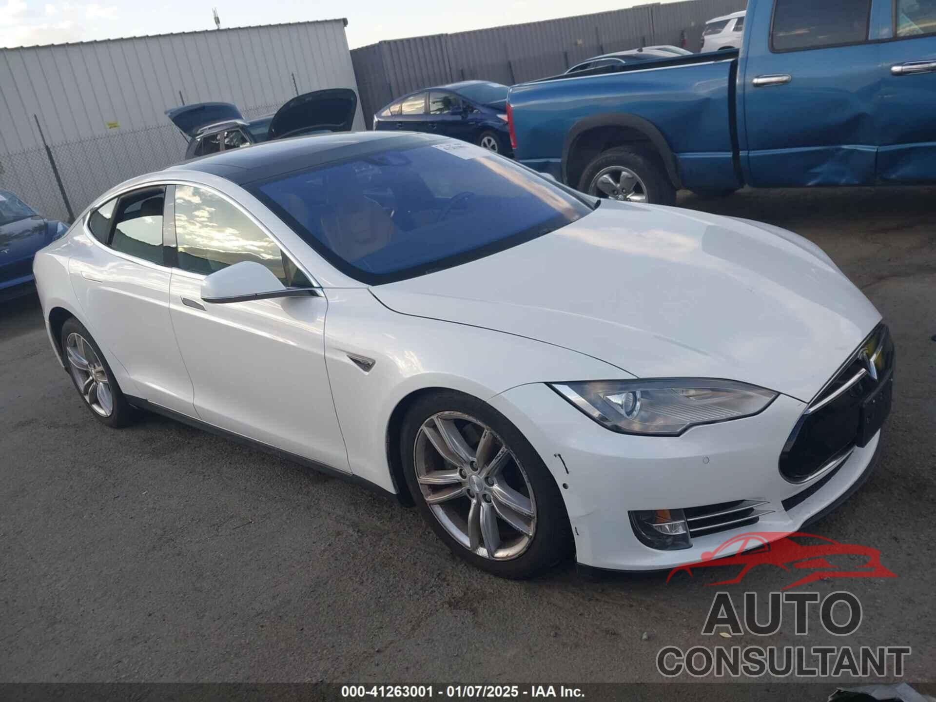 TESLA MODEL S 2015 - 5YJSA1E15FF118276