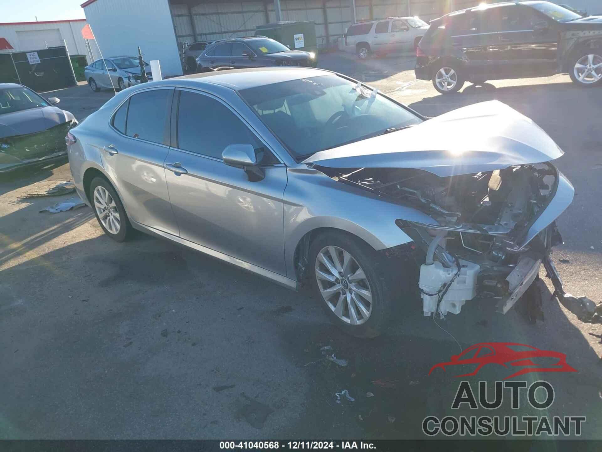 TOYOTA CAMRY 2018 - 4T1B11HKXJU081998
