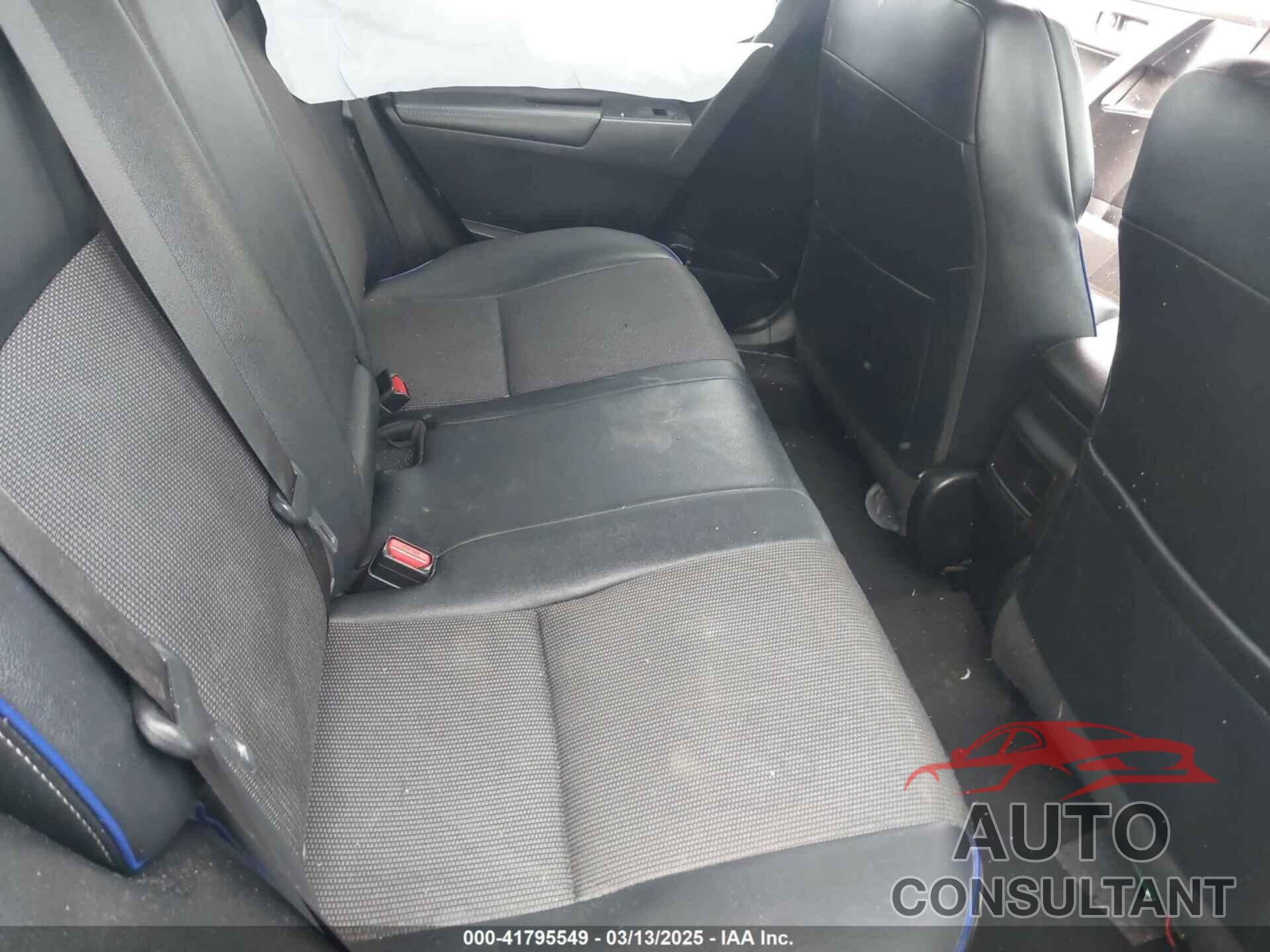 TOYOTA COROLLA 2018 - 5YFBURHE3JP831775