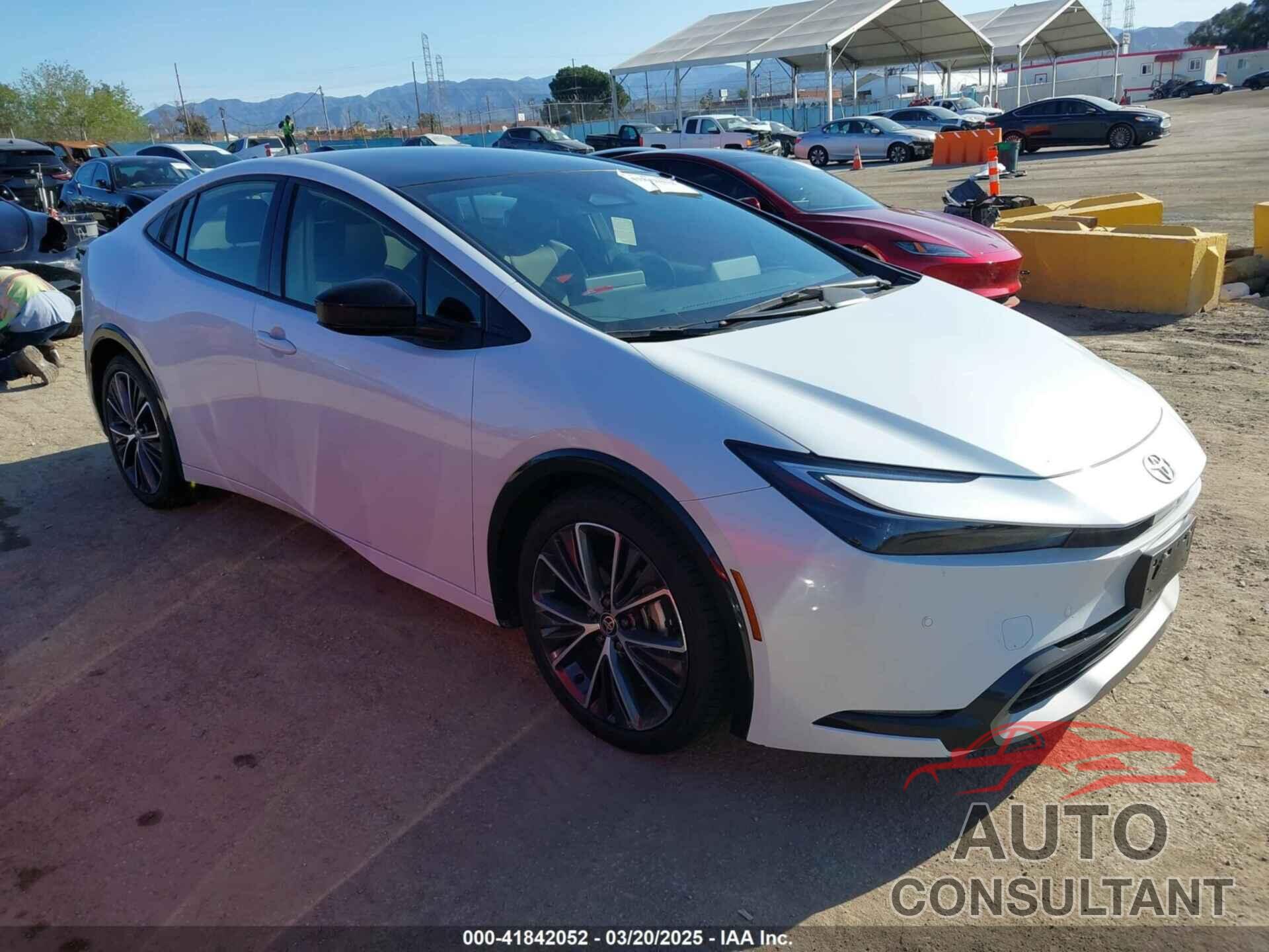TOYOTA PRIUS 2023 - JTDACAAU2P3000206