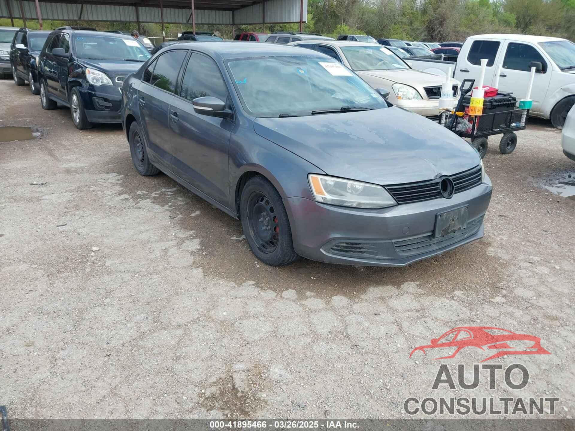 VOLKSWAGEN JETTA 2011 - 3VWDX7AJ4BM373777