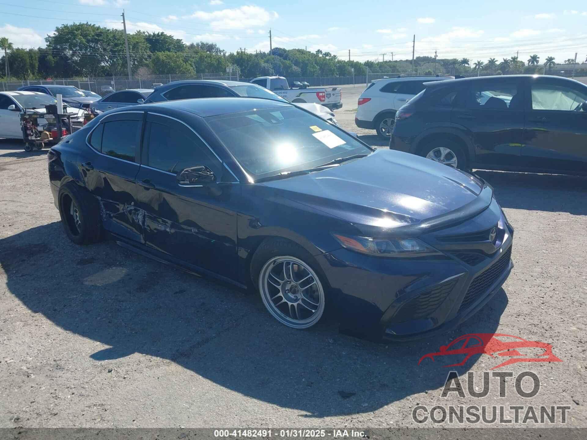 TOYOTA CAMRY 2022 - 4T1G11AK7NU637495