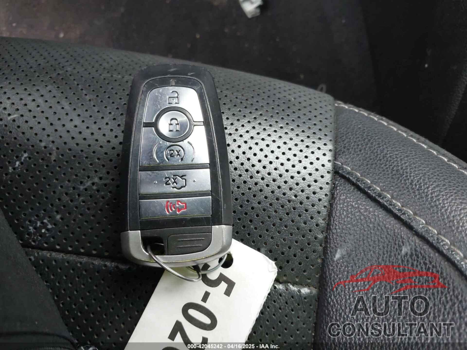 FORD MUSTANG 2019 - 1FATP8UH5K5172348