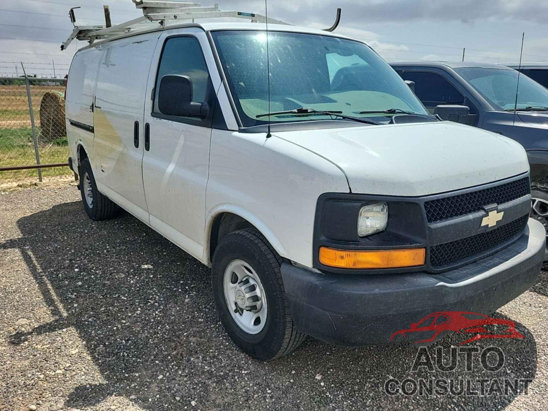 CHEVROLET EXPRESS G2500 2012 - 1GCWGFCA8C1182543