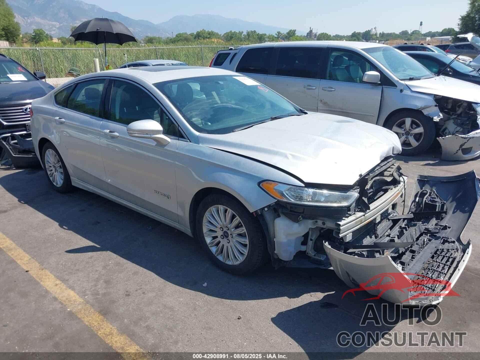 FORD FUSION HYBRID 2015 - 3FA6P0LU0FR195181