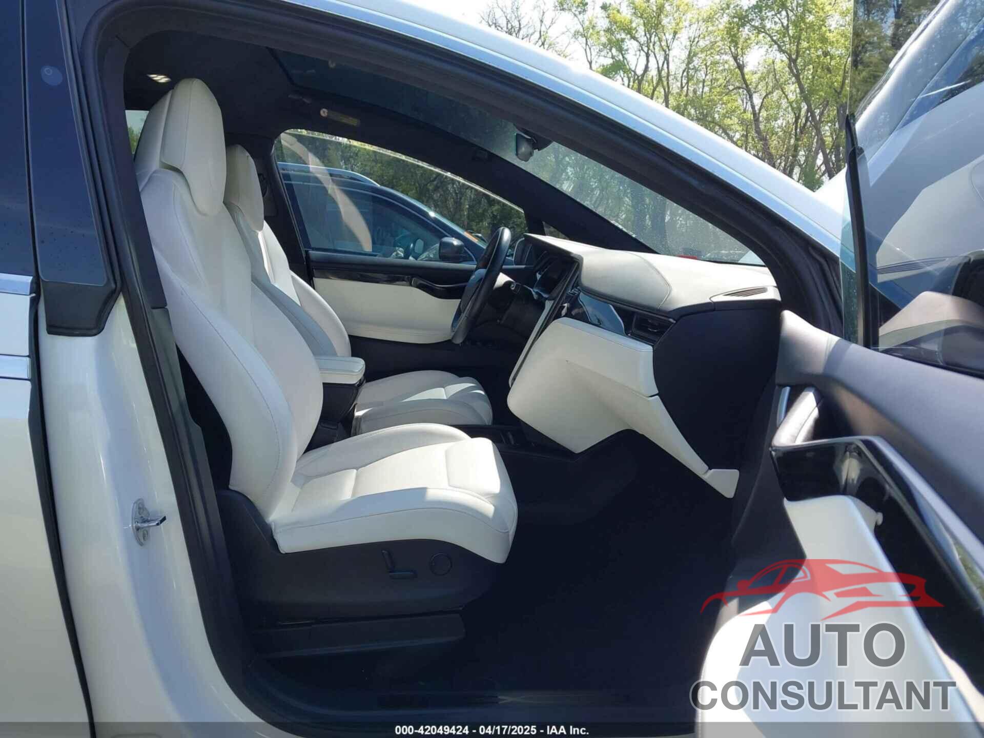 TESLA MODEL X 2019 - 5YJXCBE27KF150381
