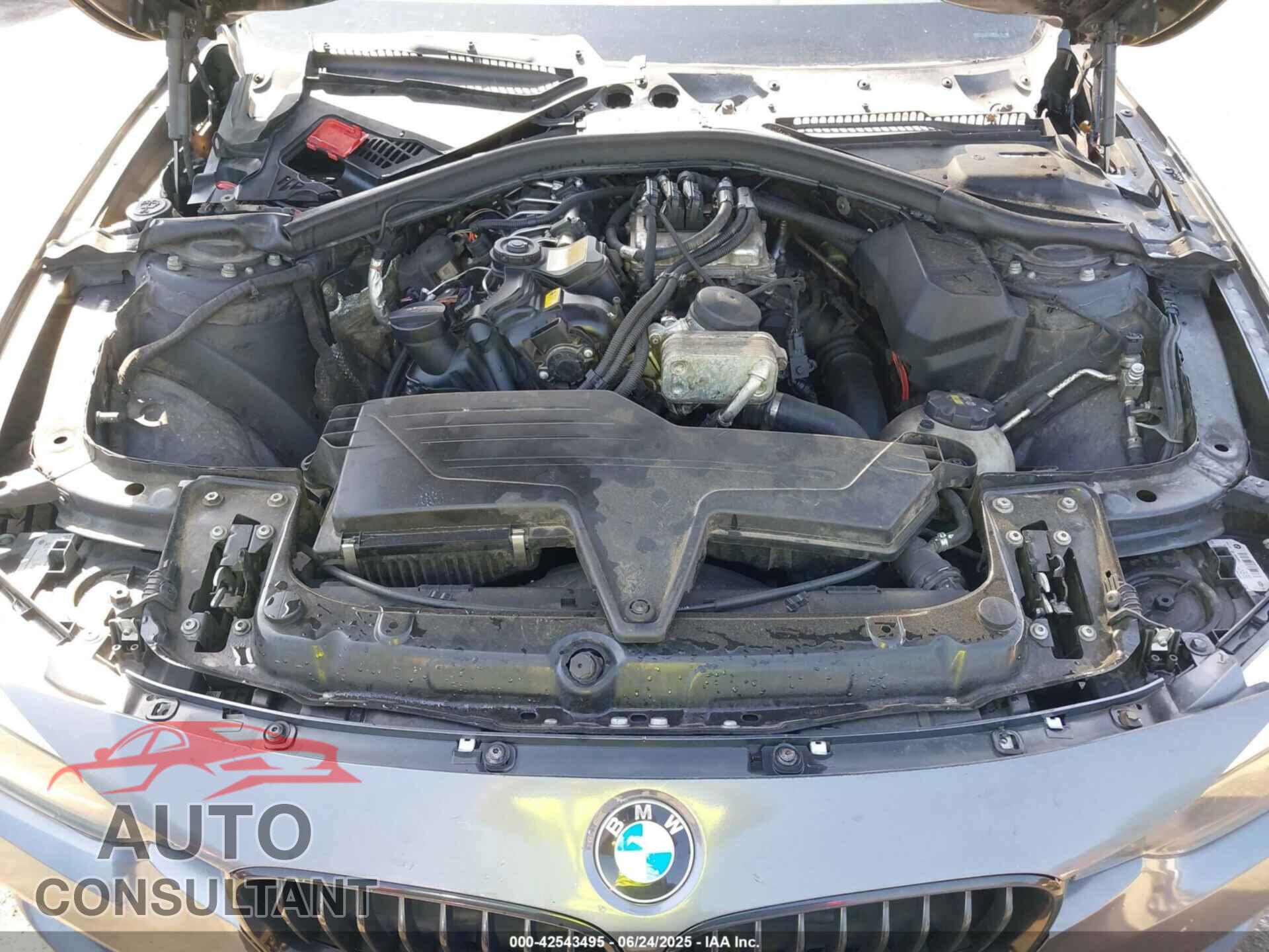 BMW 320I 2016 - WBA8E5G55GNU19927