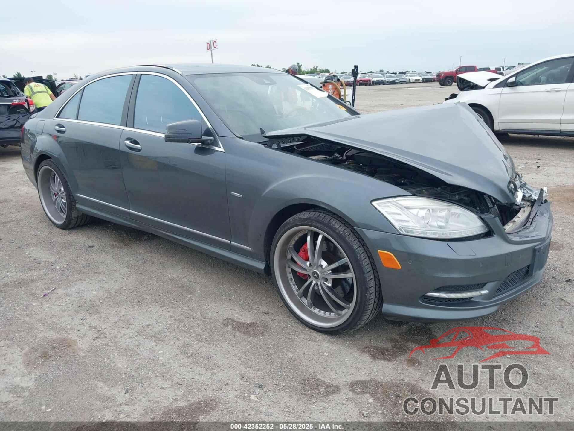 MERCEDES-BENZ S 550 2012 - WDDNG7DB4CA459218