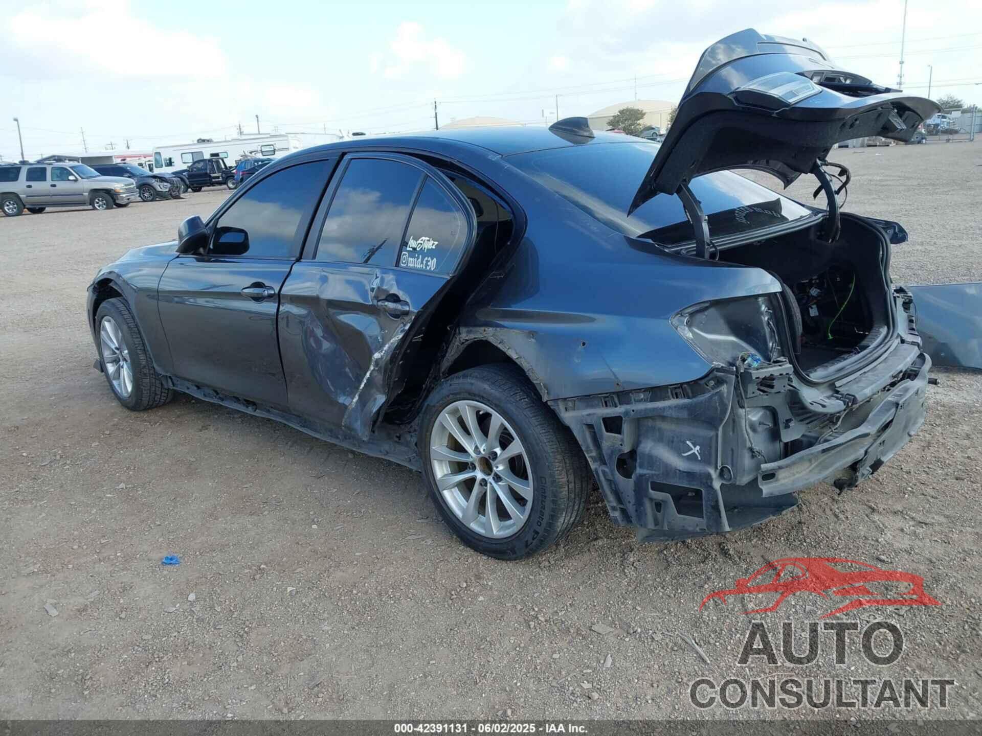 BMW 320I 2016 - WBA8E1G56GNU12073