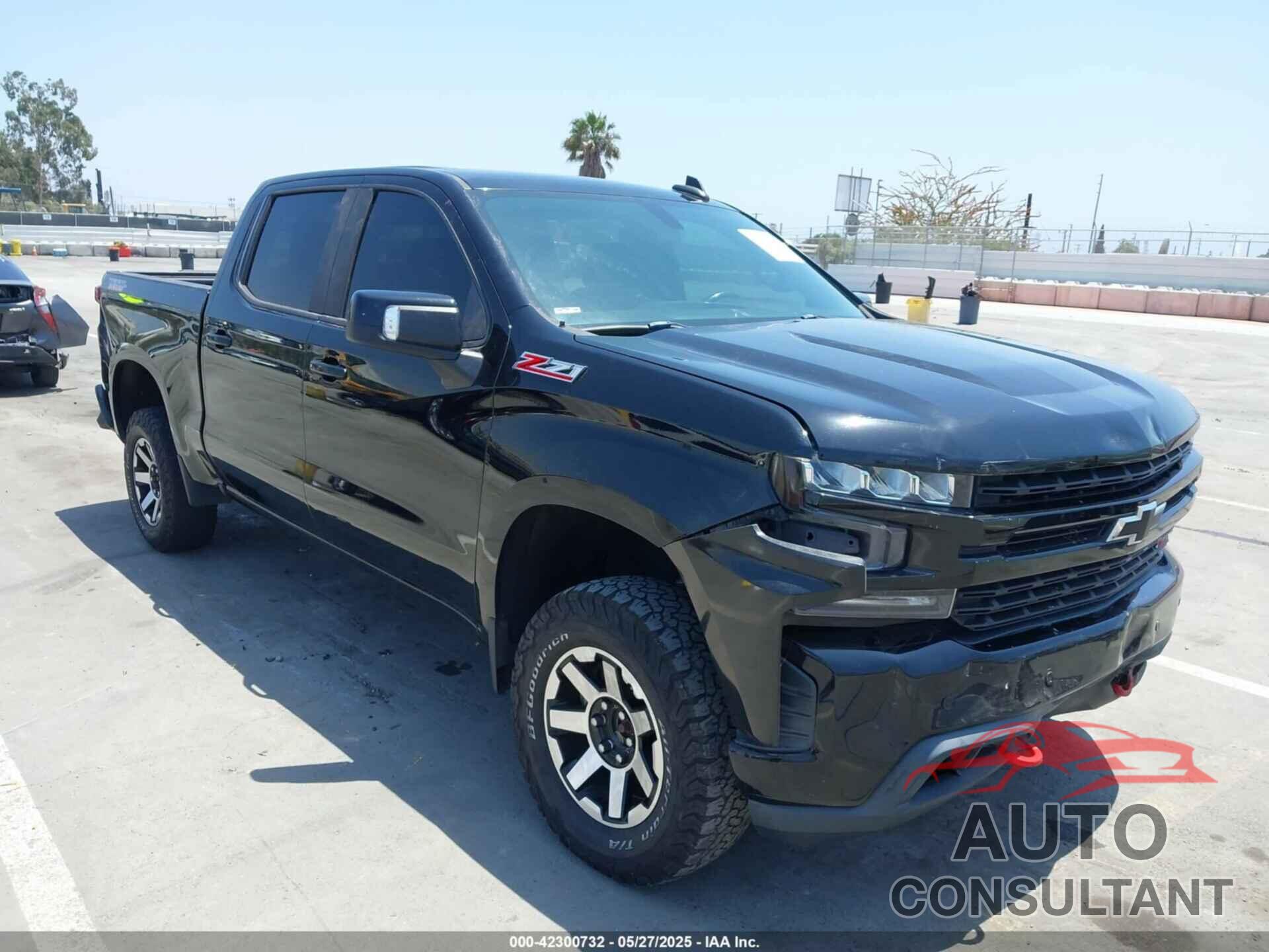 CHEVROLET SILVERADO 1500 2020 - 1GCPYFED6LZ205621