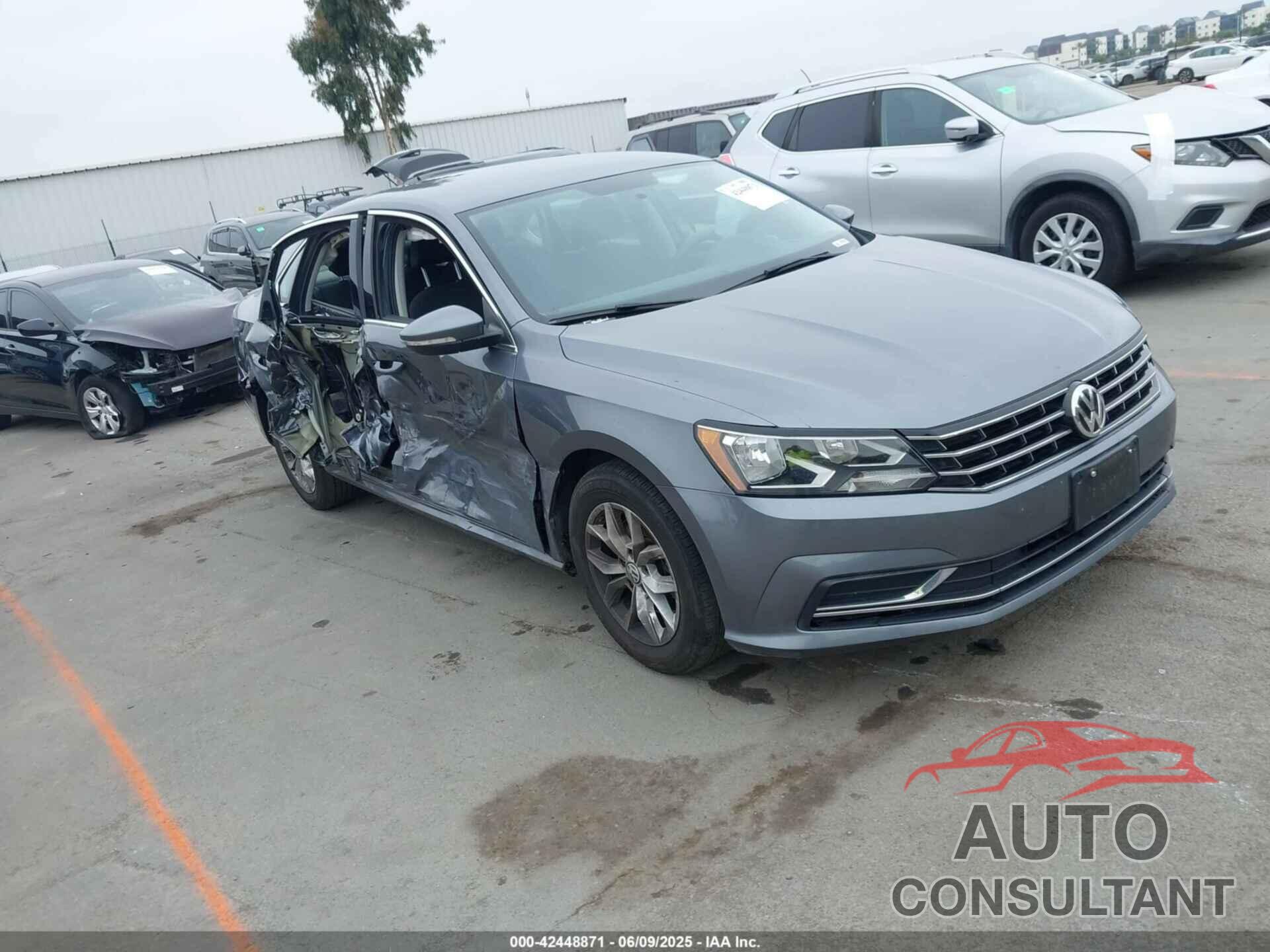 VOLKSWAGEN PASSAT 2017 - 1VWAT7A30HC016476