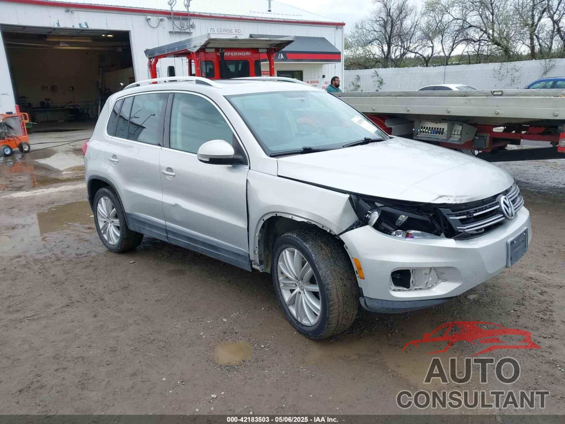VOLKSWAGEN TIGUAN 2012 - WVGBV7AXXCW602528