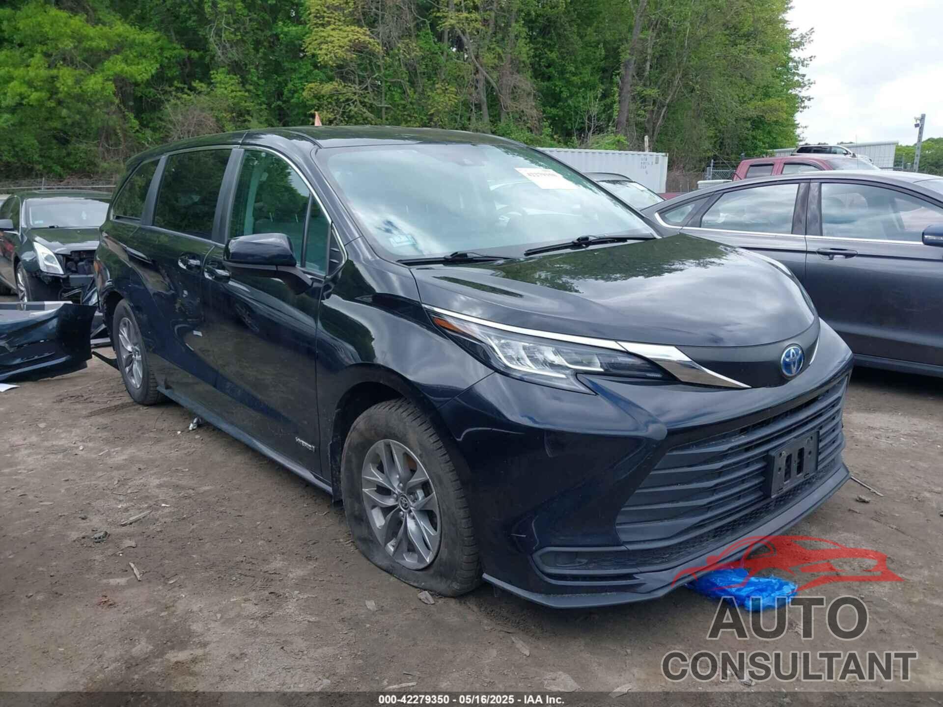 TOYOTA SIENNA 2021 - 5TDKRKEC9MS007710