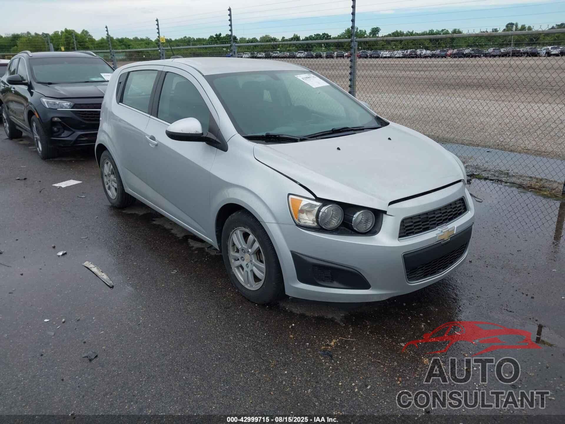 CHEVROLET SONIC 2016 - 1G1JC6SH0G4144399