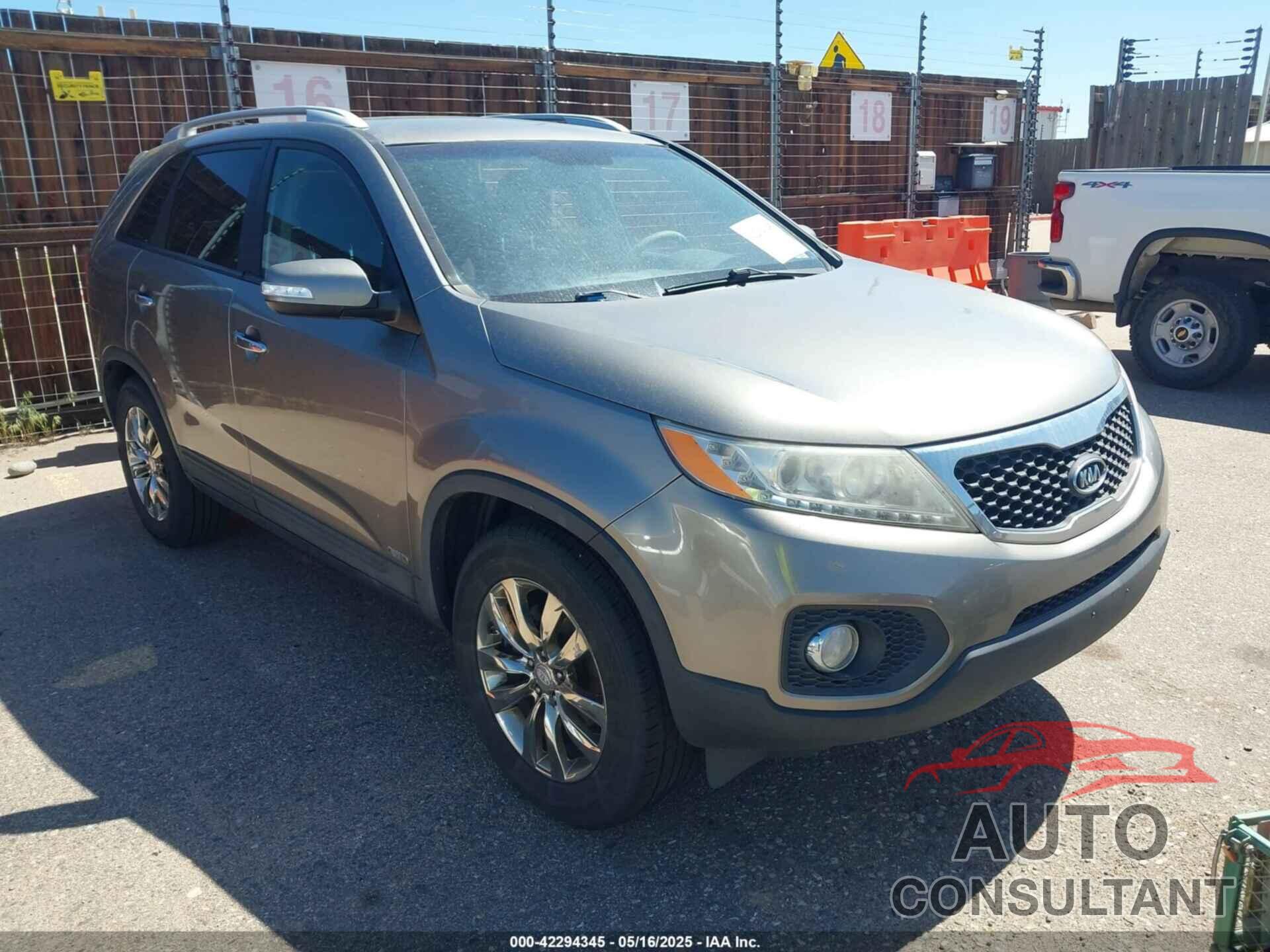 KIA SORENTO 2011 - 5XYKUDA15BG058467