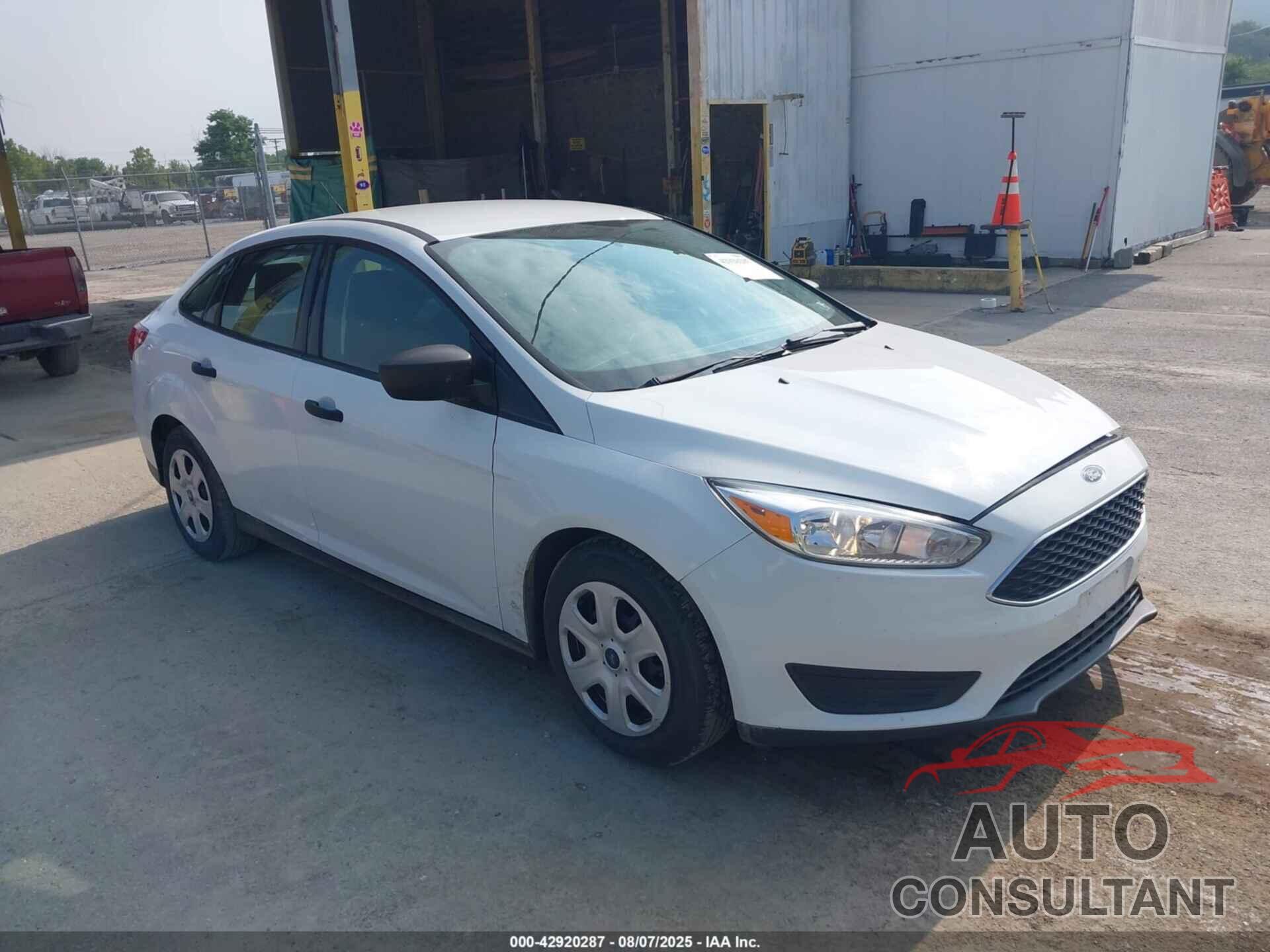 FORD FOCUS 2018 - 1FADP3E22JL264481