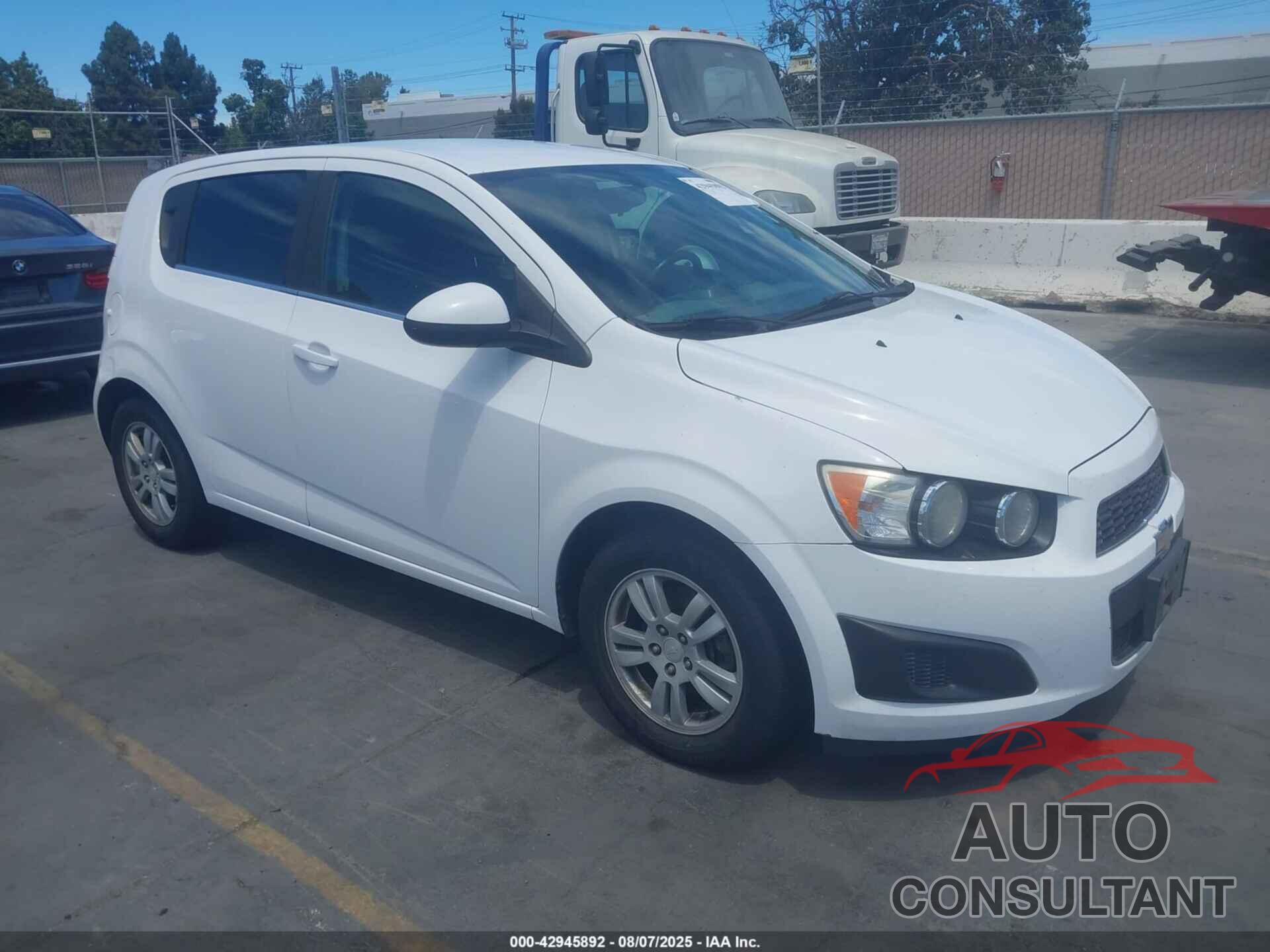 CHEVROLET SONIC 2015 - 1G1JC6SH8F4190402