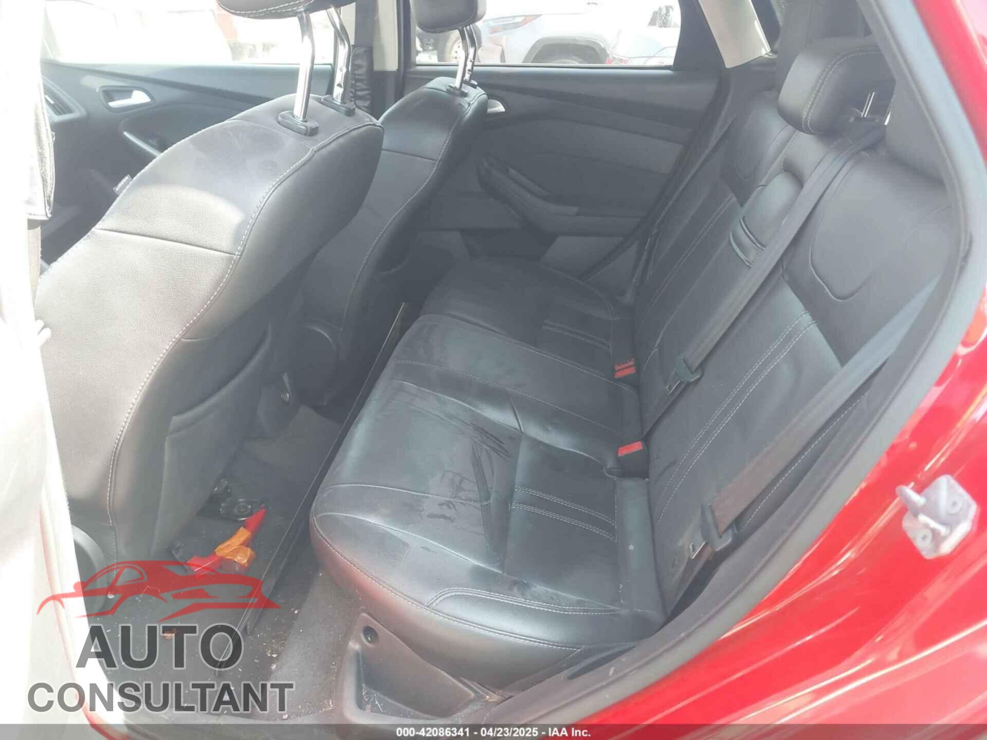 FORD FOCUS 2012 - 1FAHP3M27CL204413