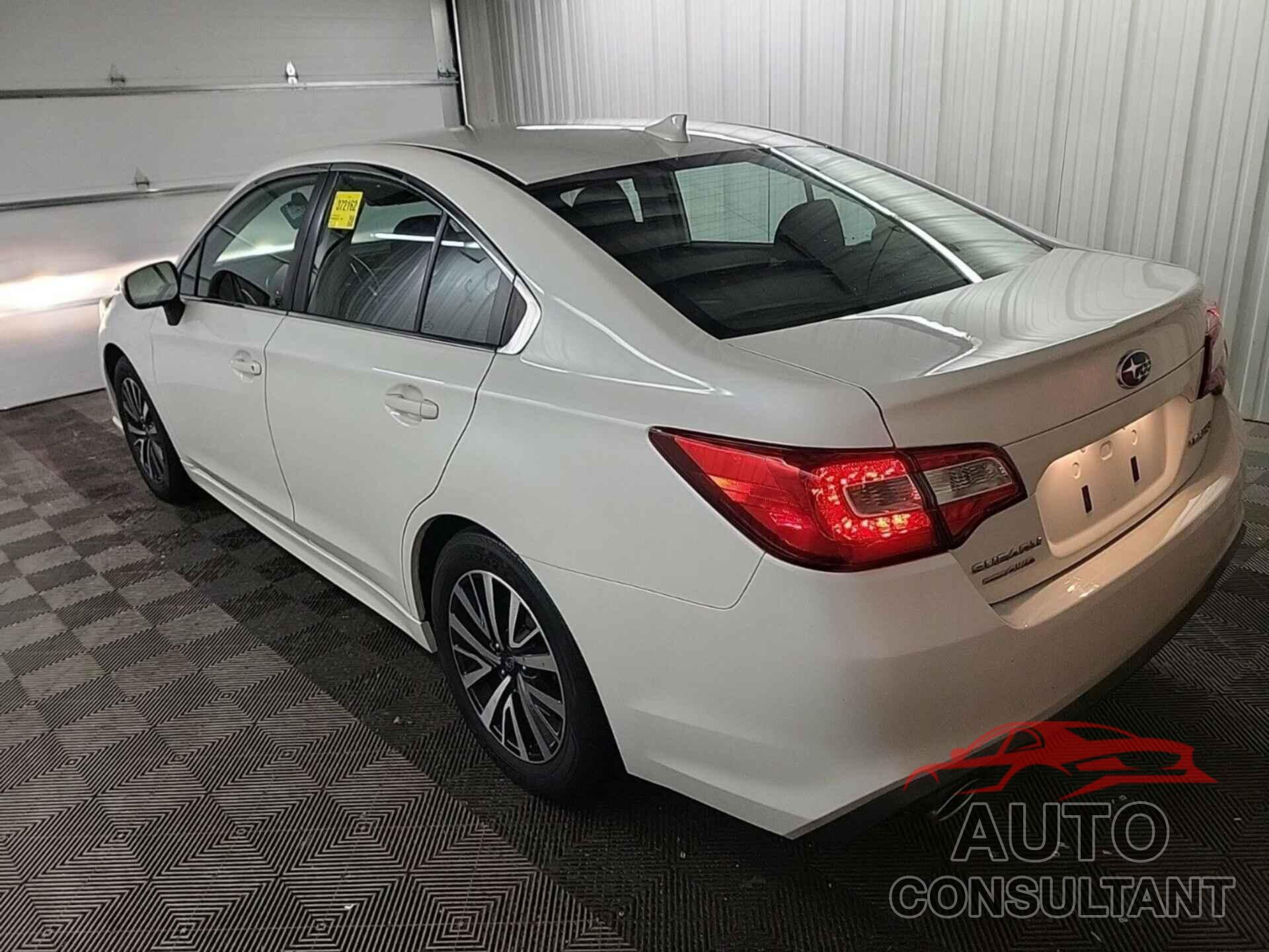 SUBARU LEGACY 2019 - 4S3BNAF64K3027960