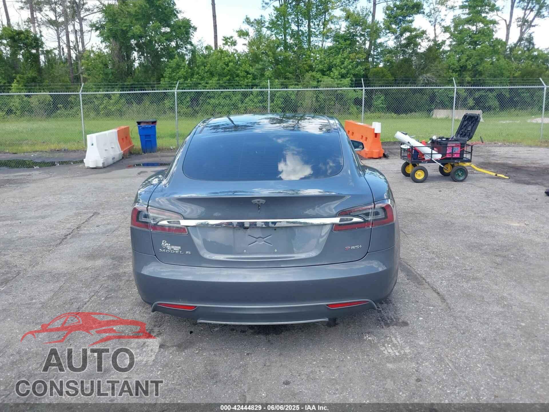TESLA MODEL S 2013 - 5YJSA1DP9DFP17832