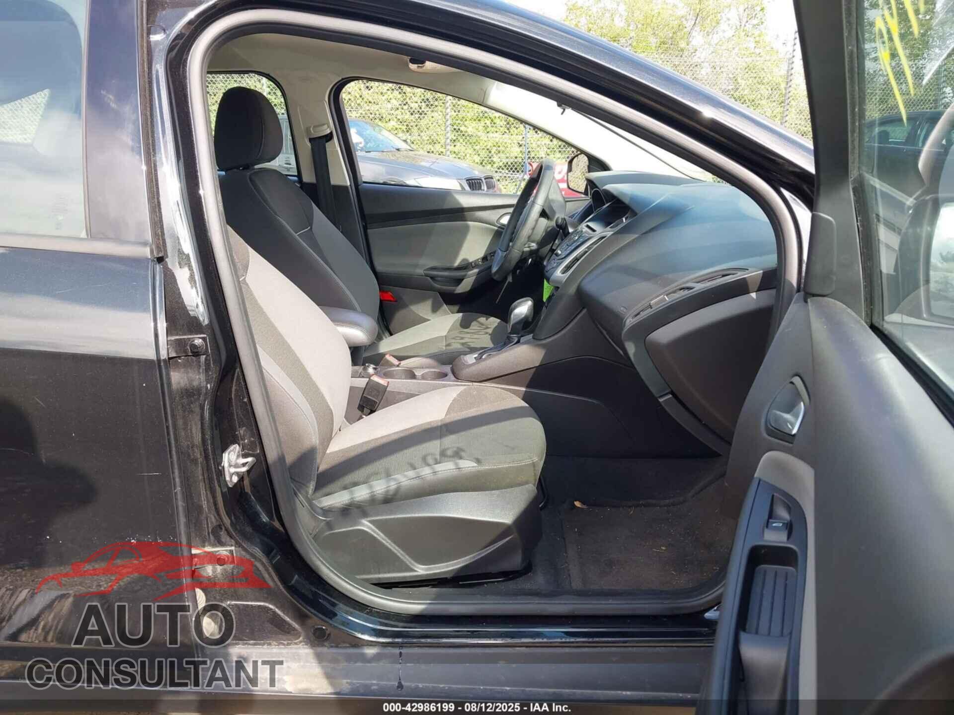 FORD FOCUS 2014 - 1FADP3F2XEL411103