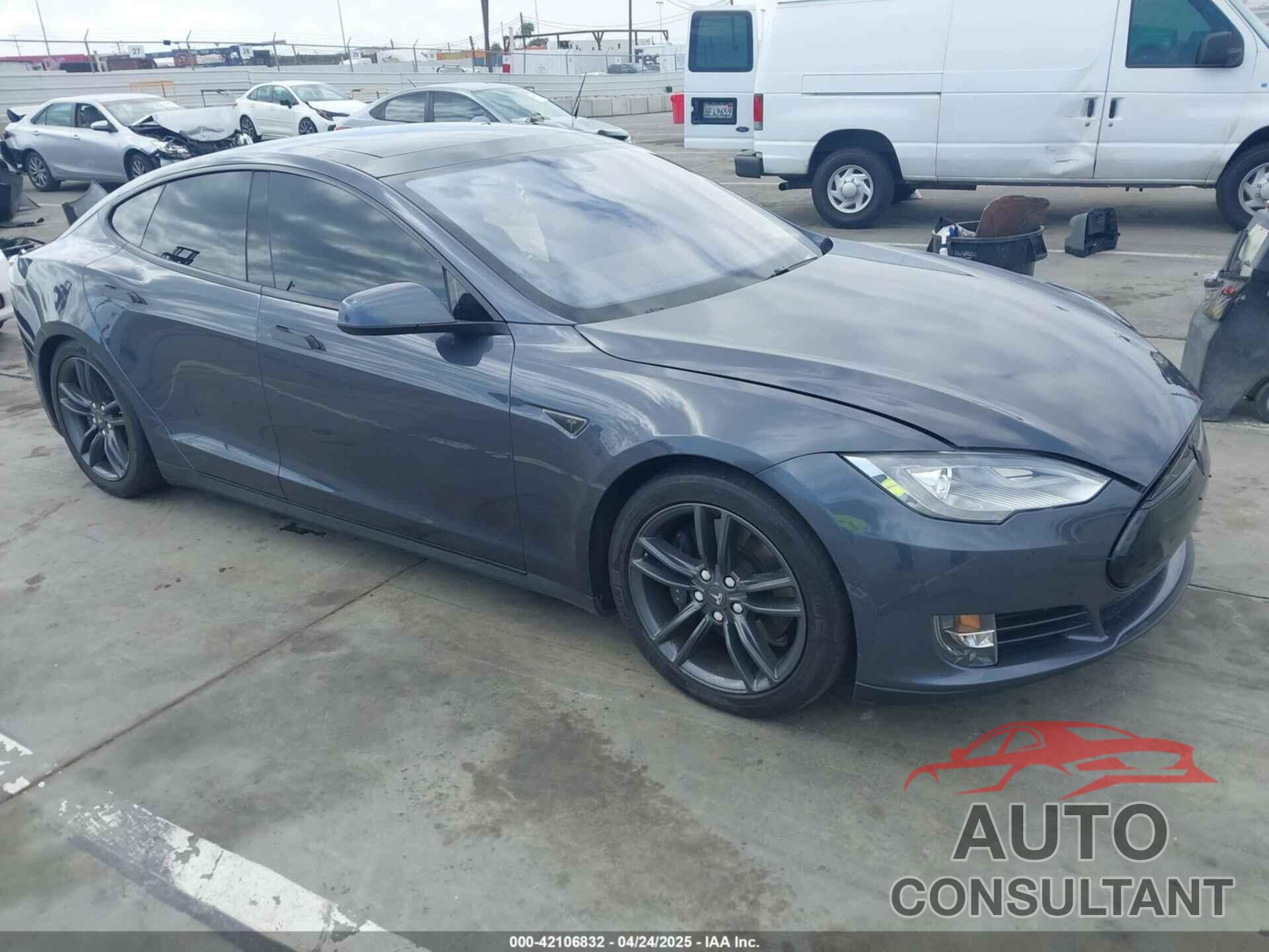 TESLA MODEL S 2015 - 5YJSA1E29FF119214