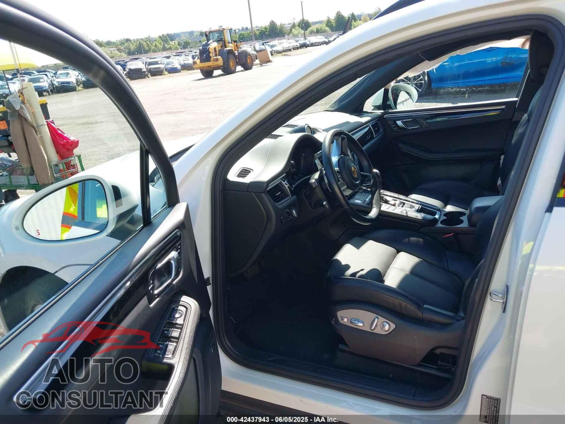 PORSCHE MACAN 2017 - WP1AA2A57HLB04985