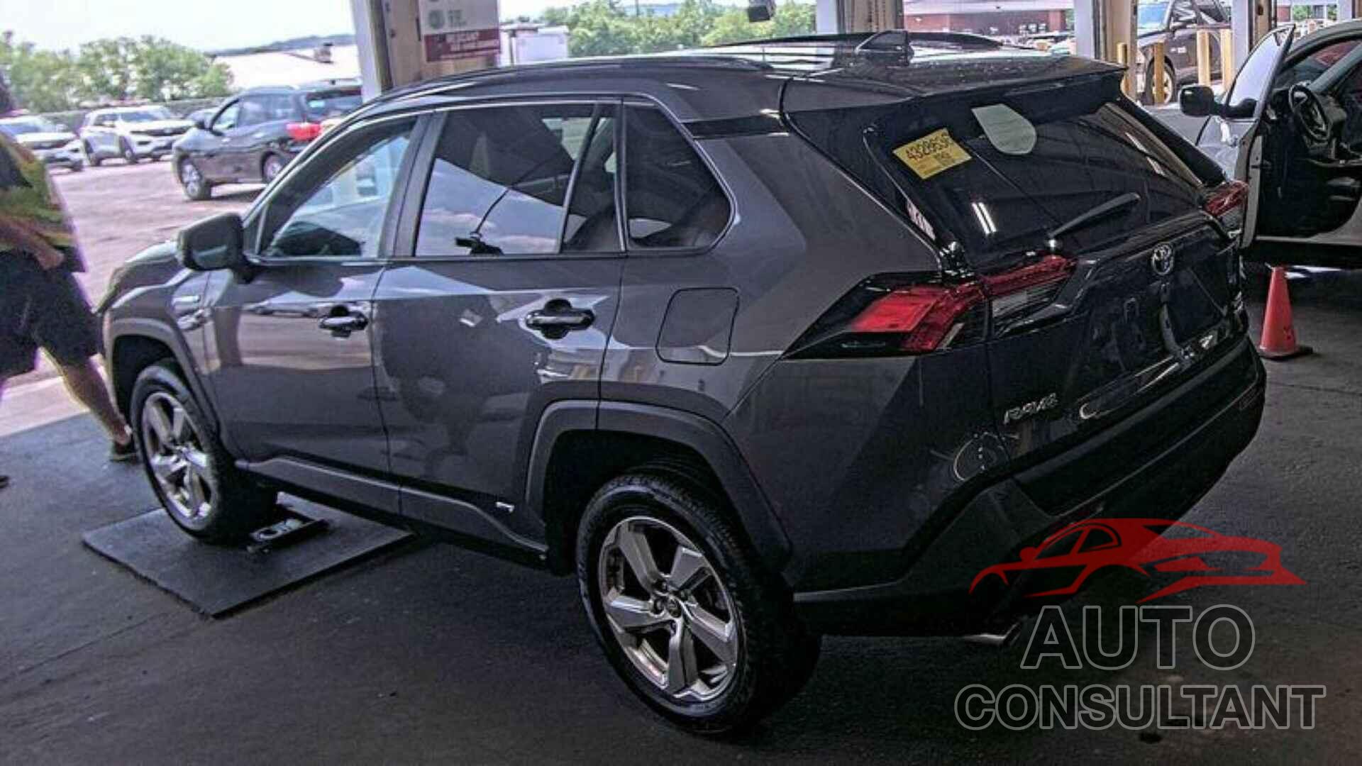 TOYOTA RAV4 2021 - 2T3B6RFV8MW020173