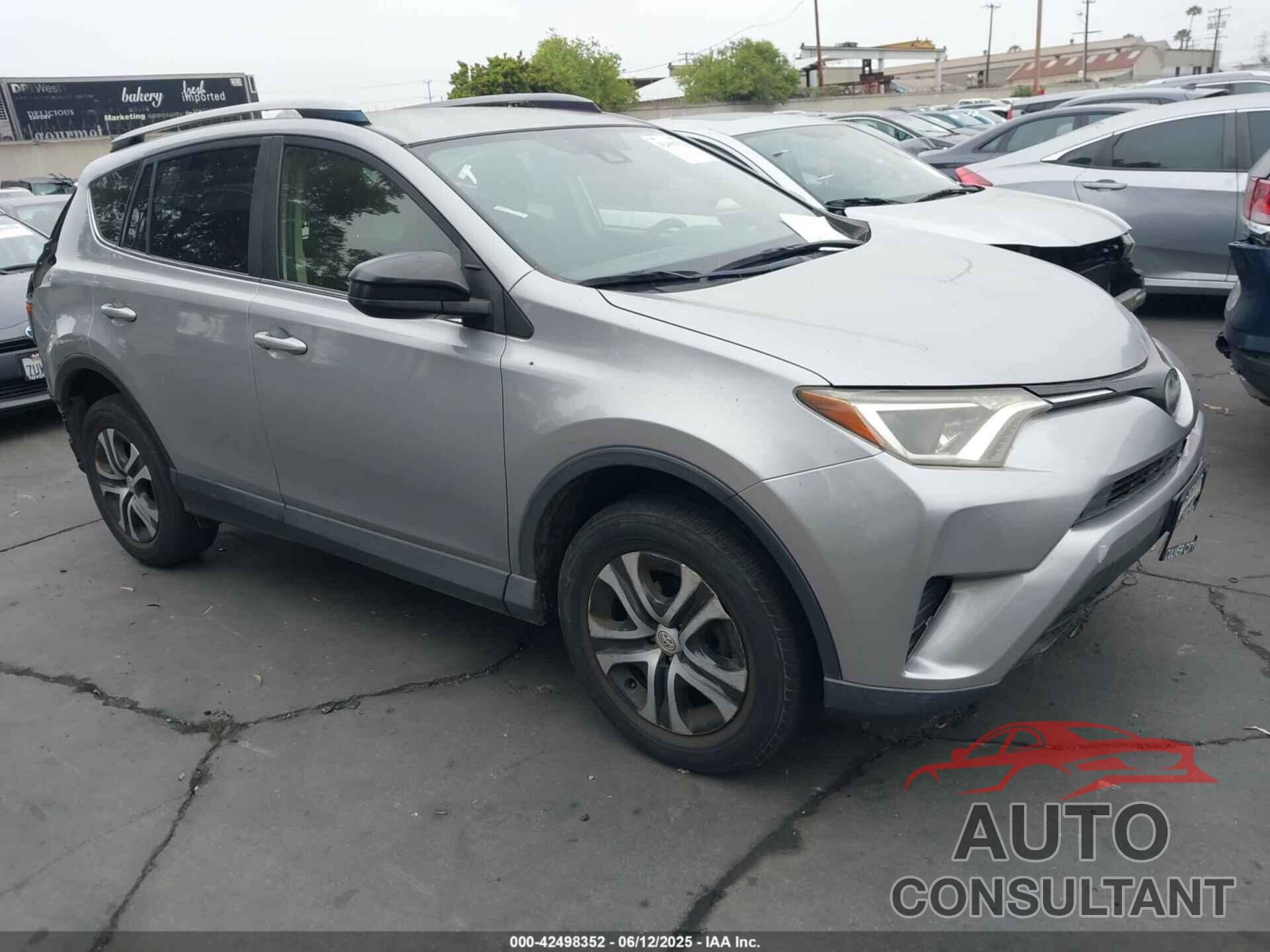 TOYOTA RAV4 2018 - JTMZFREV8JD126387