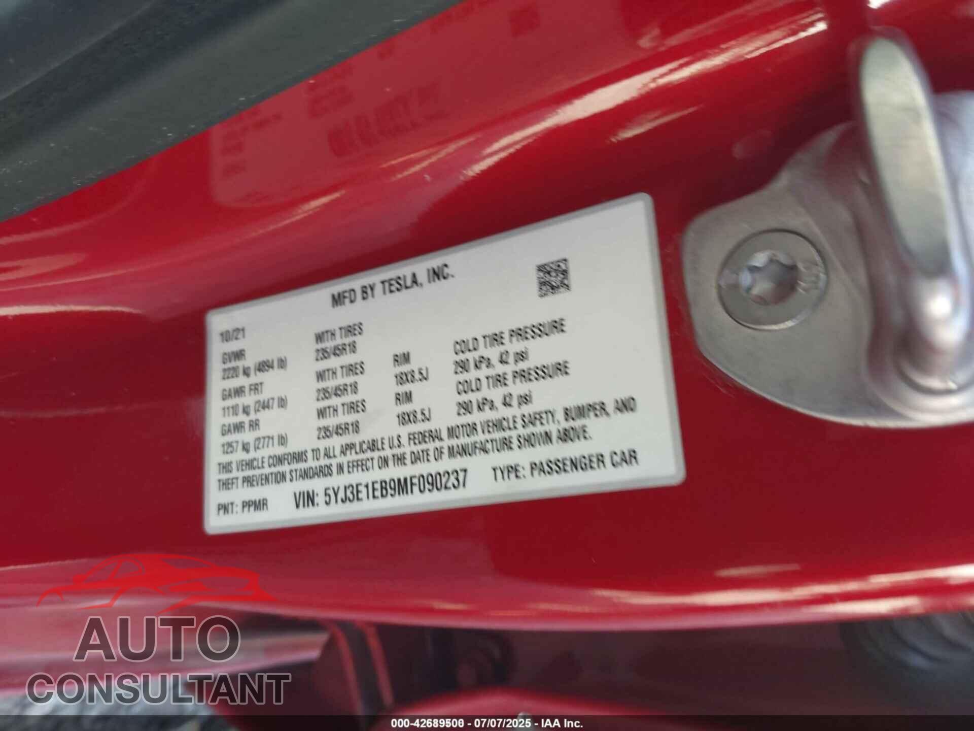 TESLA MODEL 3 2021 - 5YJ3E1EB9MF090237