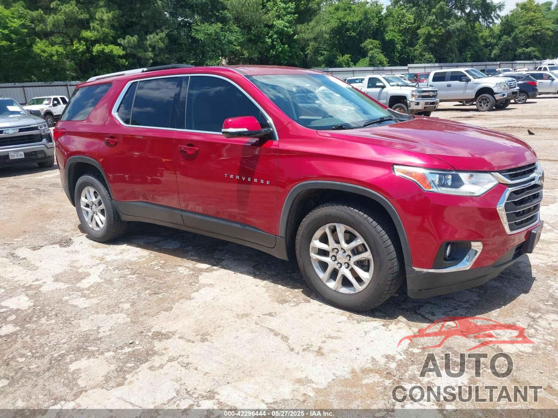 CHEVROLET TRAVERSE 2018 - 1GNERGKW0JJ170013