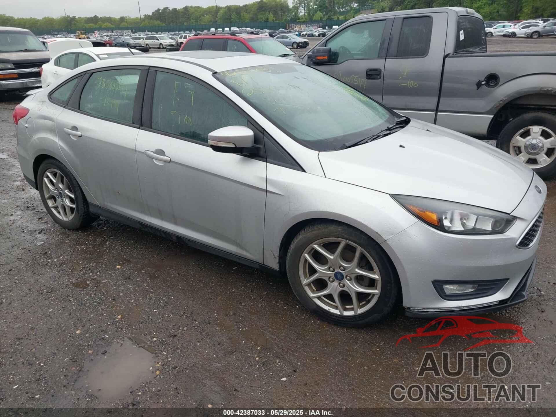 FORD FOCUS 2015 - 1FADP3F29FL302519