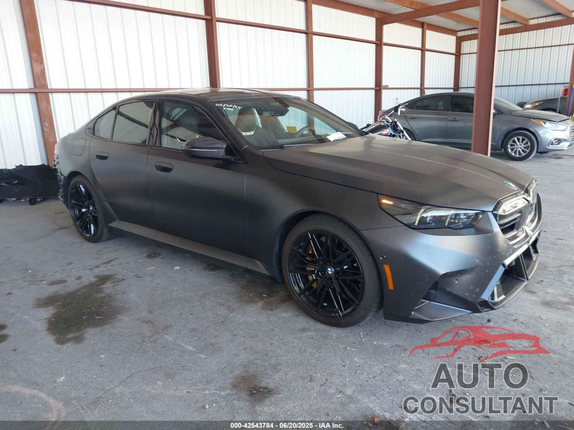 BMW M5 2025 - WBS83FK04SCU11874