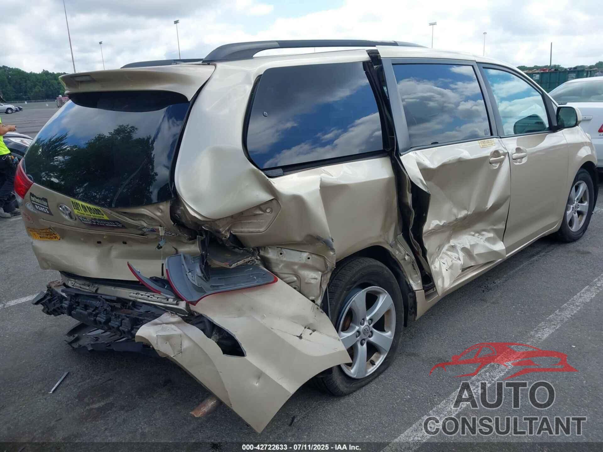 TOYOTA SIENNA 2013 - 5TDKK3DC8DS317309