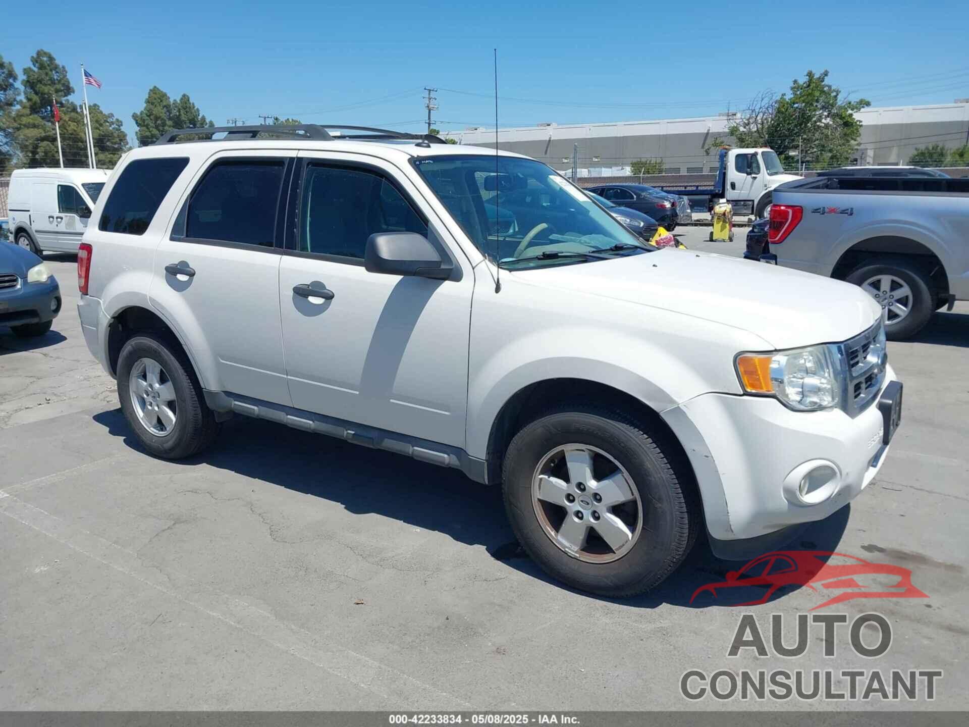 FORD ESCAPE 2009 - 1FMCU03739KC66748