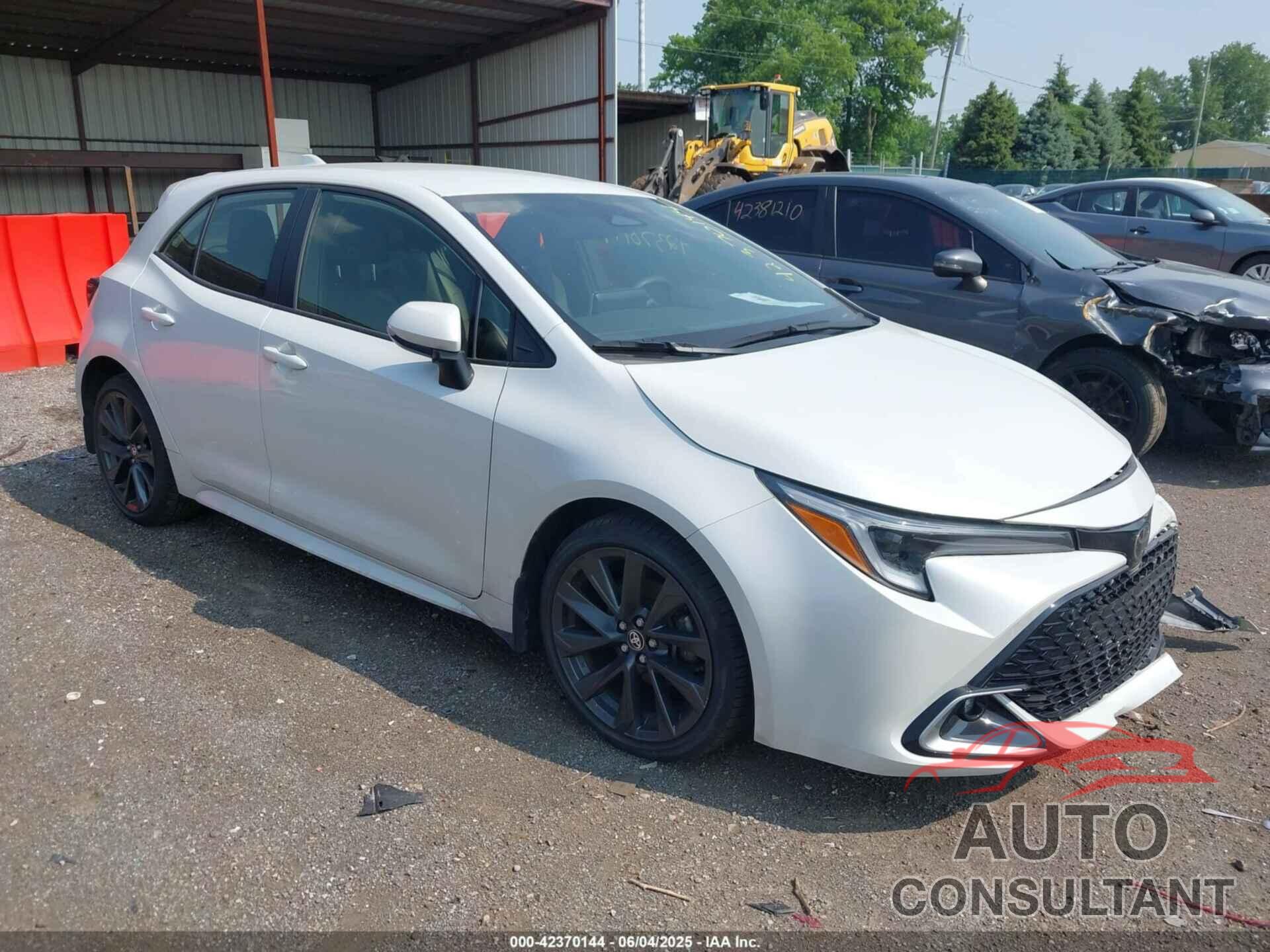 TOYOTA COROLLA 2024 - JTNC4MBE7R3214668