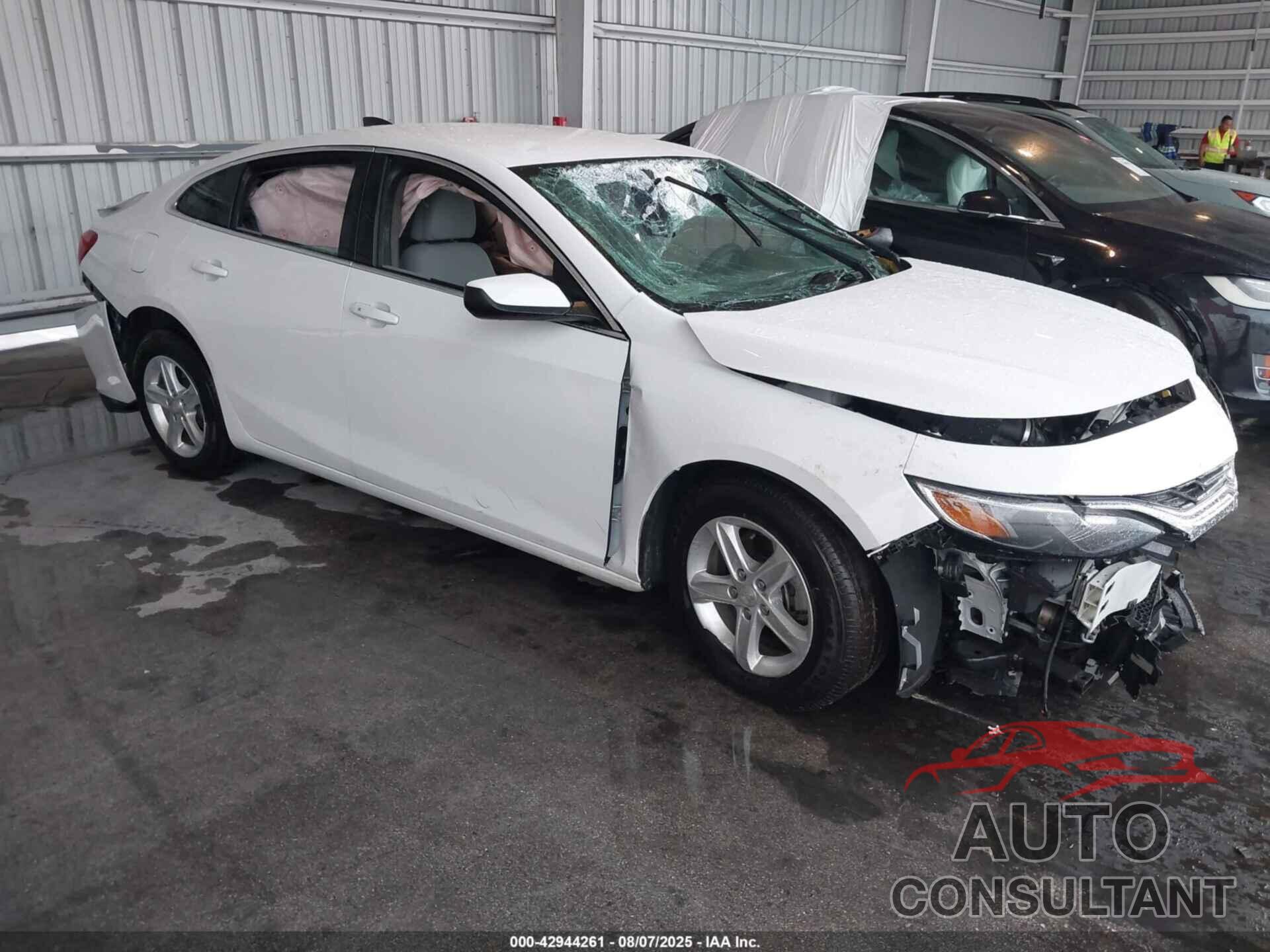 CHEVROLET MALIBU 2020 - 1G1ZC5ST8LF152606