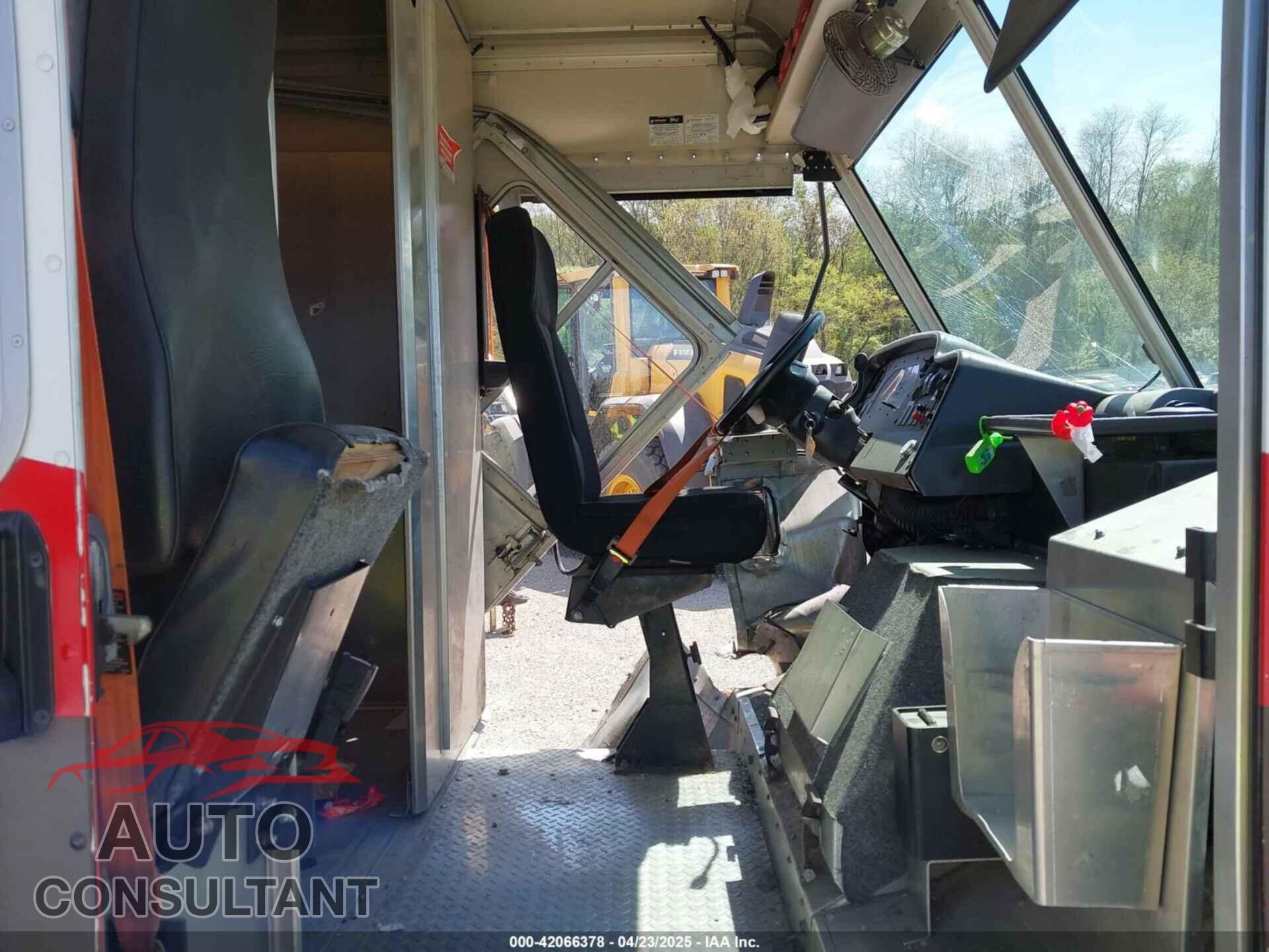 FORD E-350 STRIPPED 2010 - 1FC2E3KL5ADA44041