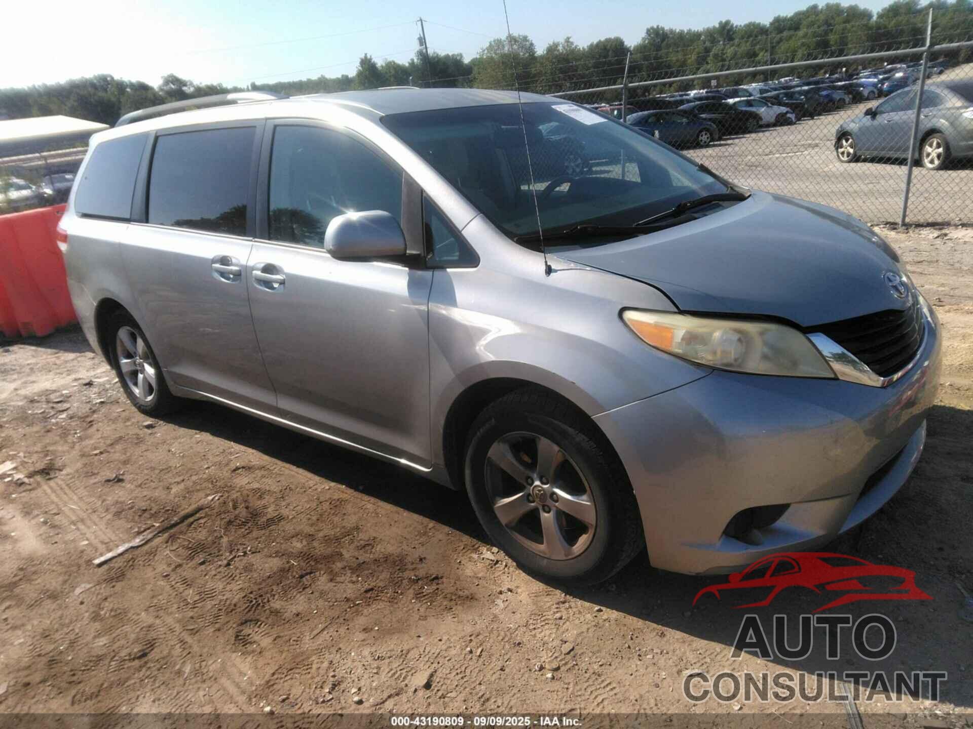 TOYOTA SIENNA 2011 - 5TDKK3DC4BS128511