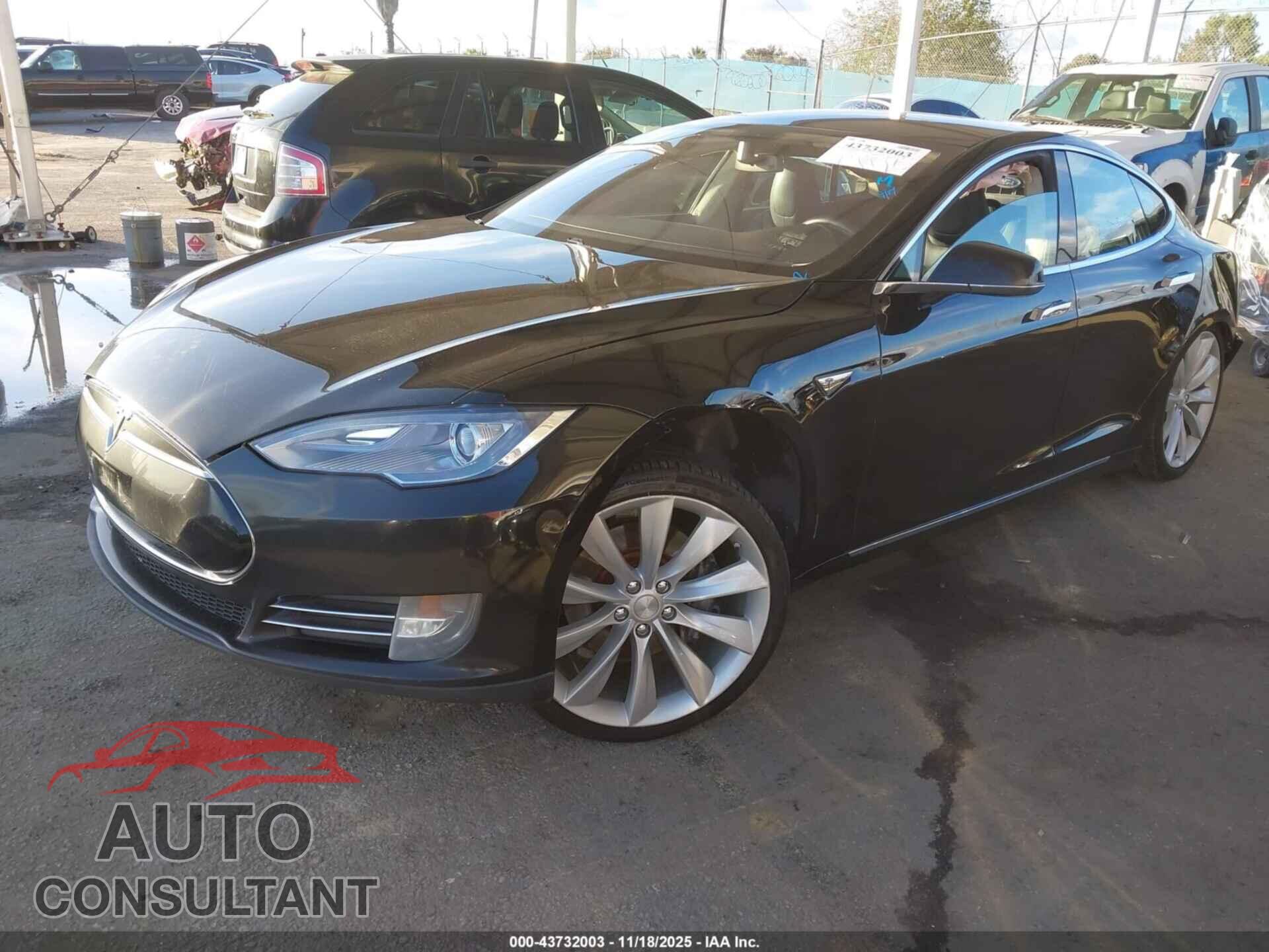 TESLA MODEL S 2013 - 5YJSA1DG2DFP14531