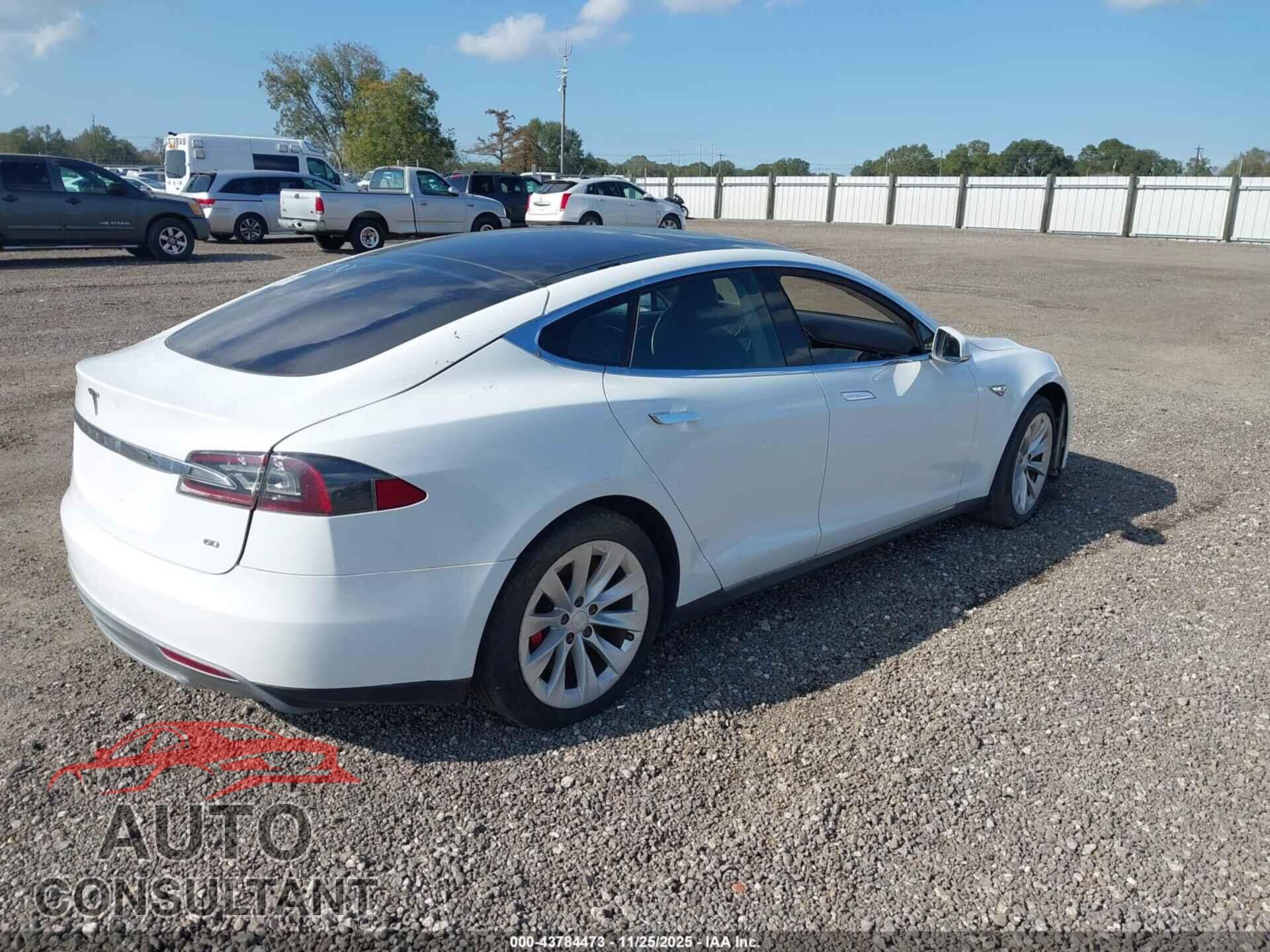 TESLA MODEL S 2013 - 5YJSA1AC1DFP10200