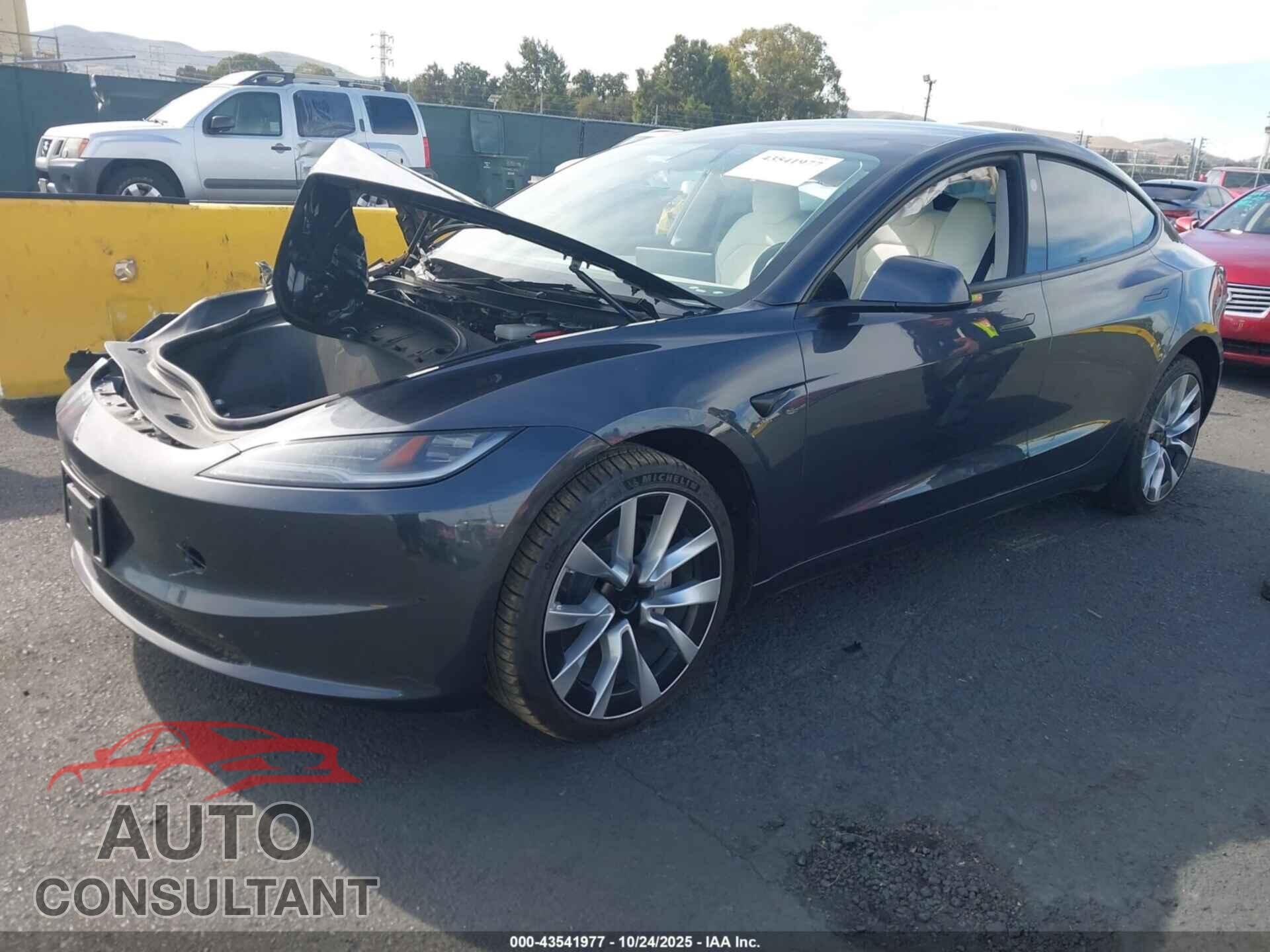 TESLA MODEL 3 2024 - 5YJ3E1EB9RF753376