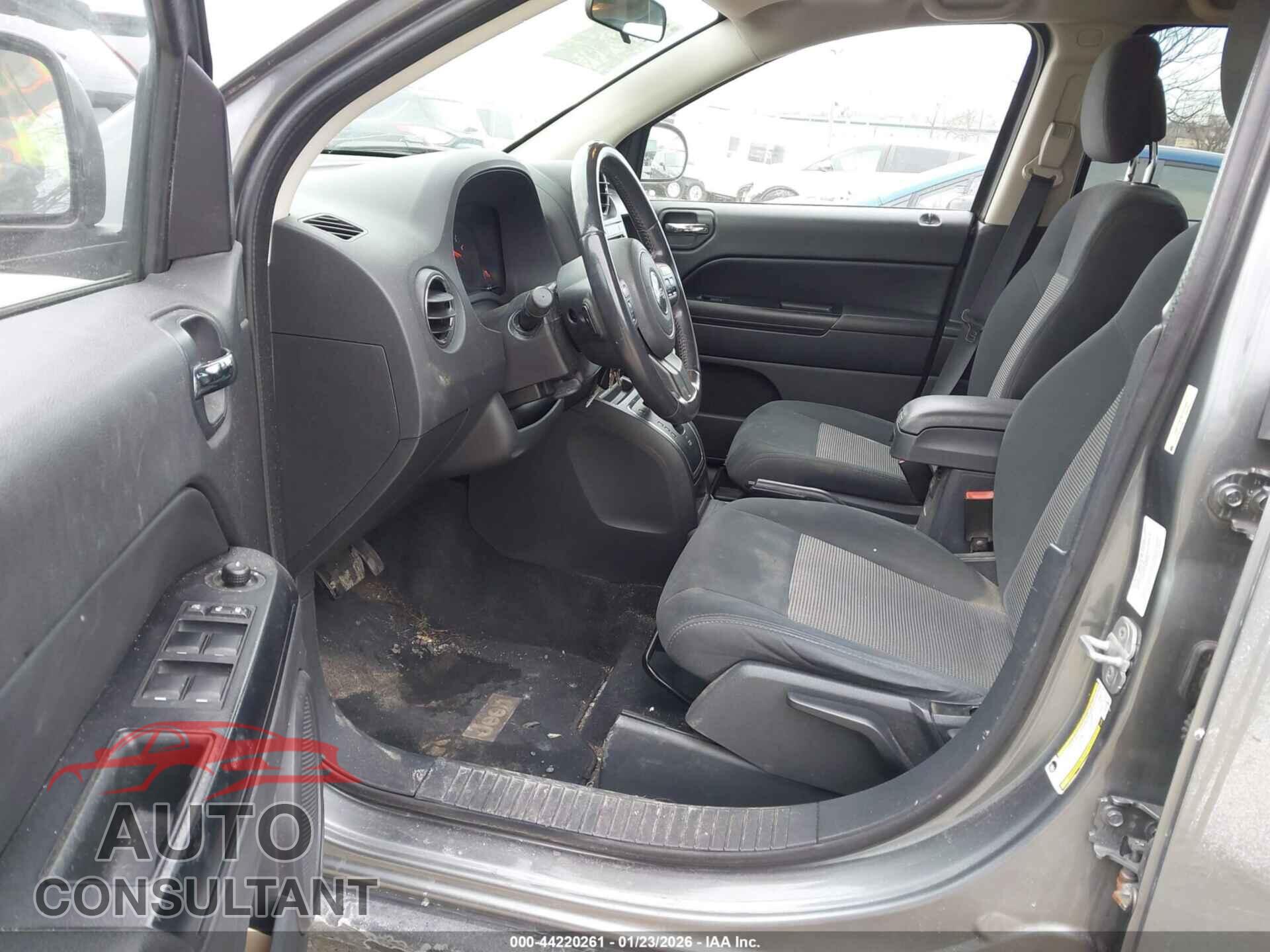 JEEP COMPASS 2011 - 1J4NF1FB7BD202004